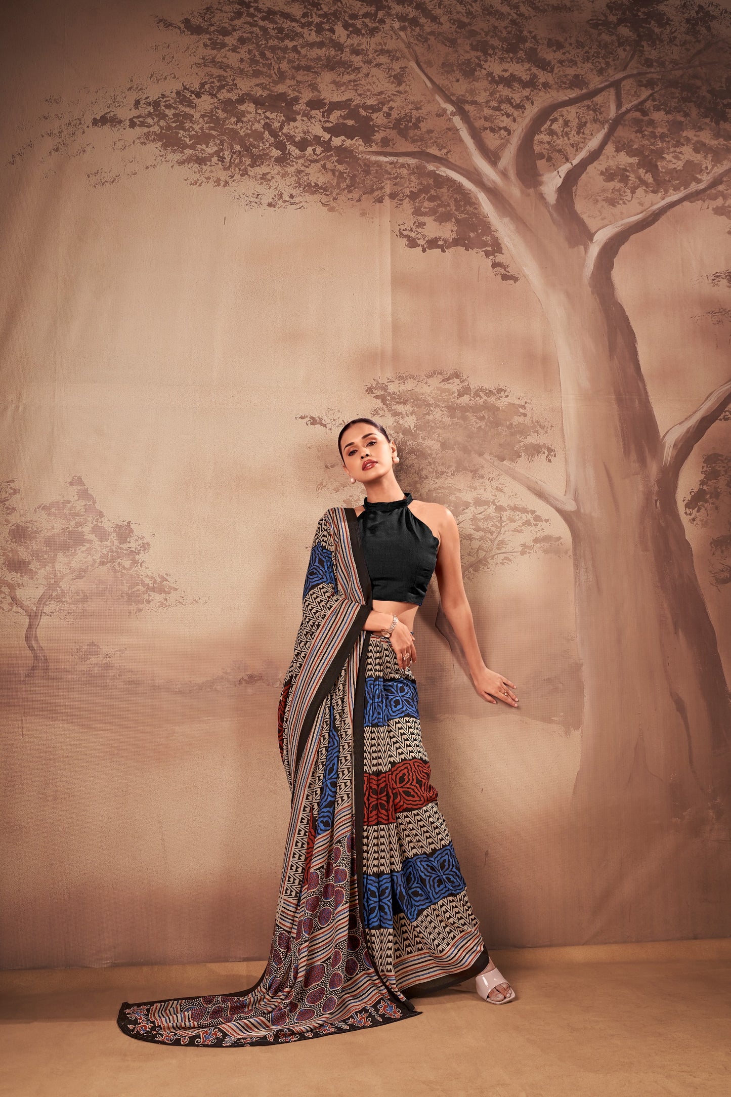 Soft elegance meets everyday grace in this beautifully printed poly mal cotton saree. 🪷