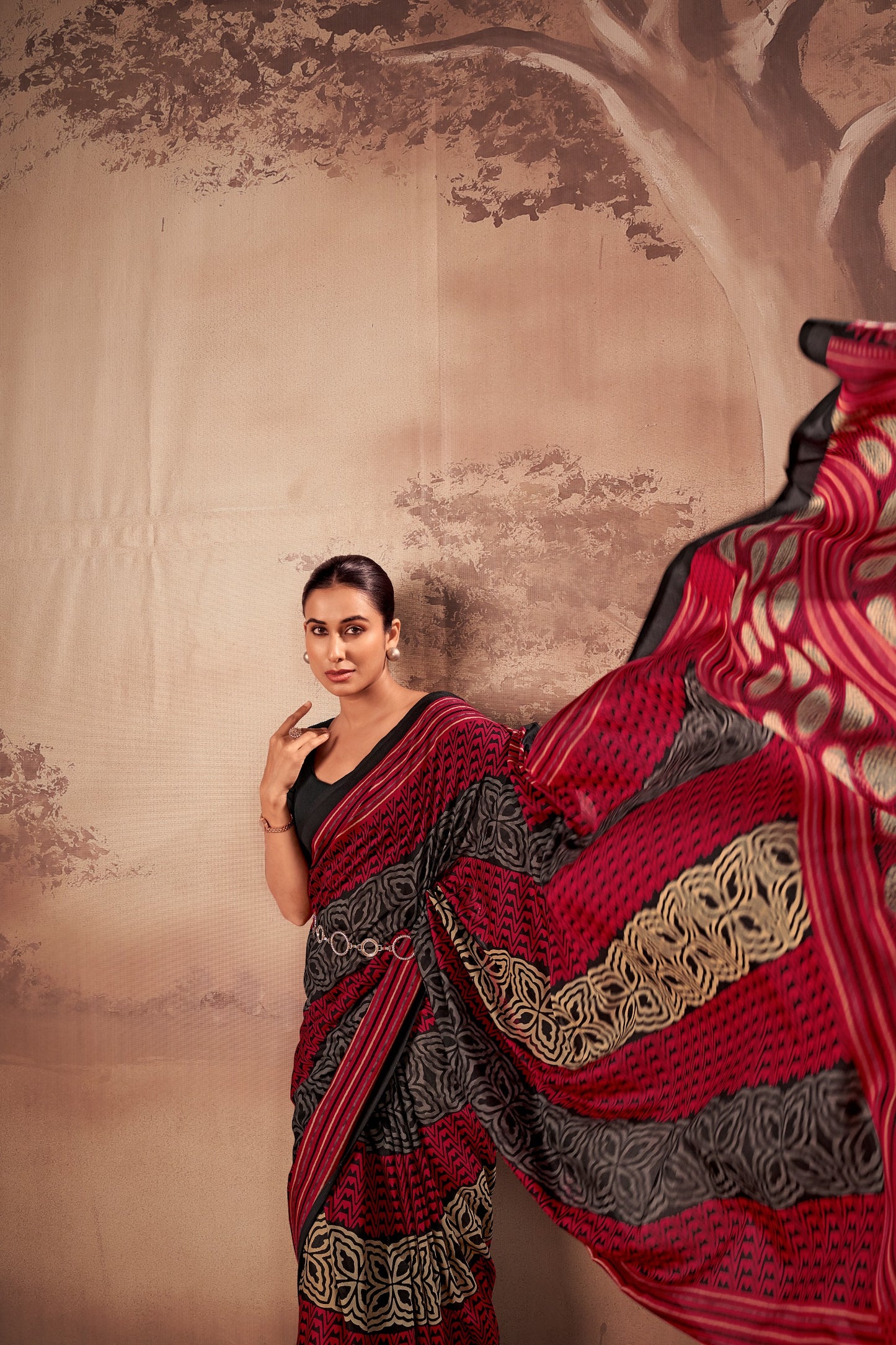 Soft elegance meets everyday grace in this beautifully printed poly mal cotton saree. 🪷