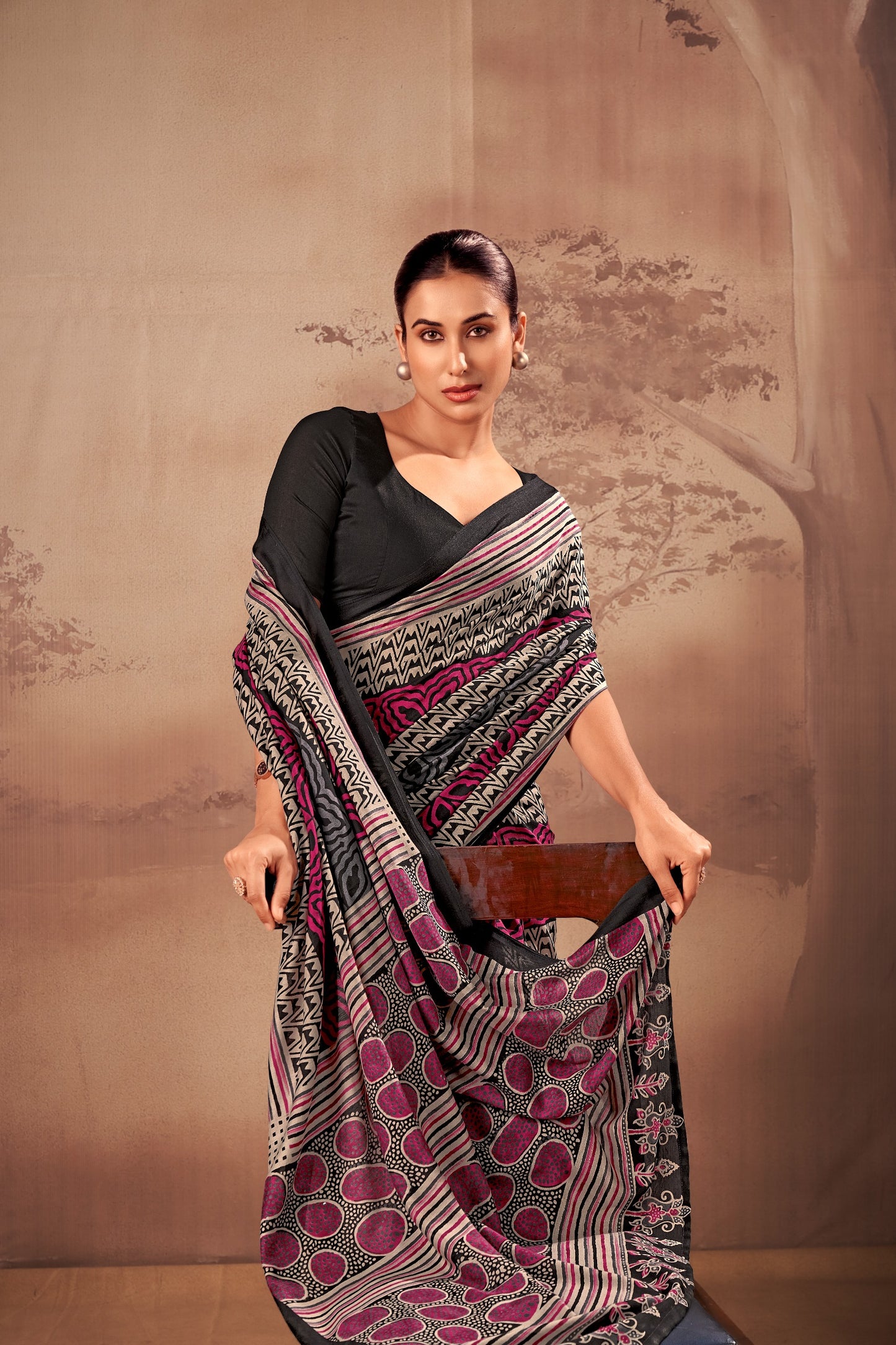 Soft elegance meets everyday grace in this beautifully printed poly mal cotton saree. 🪷