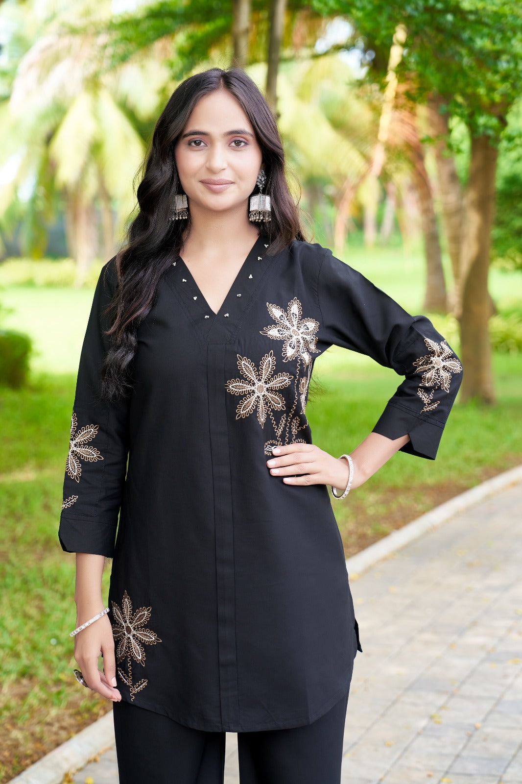 Perfect for festive gatherings, weddings & special occasions!