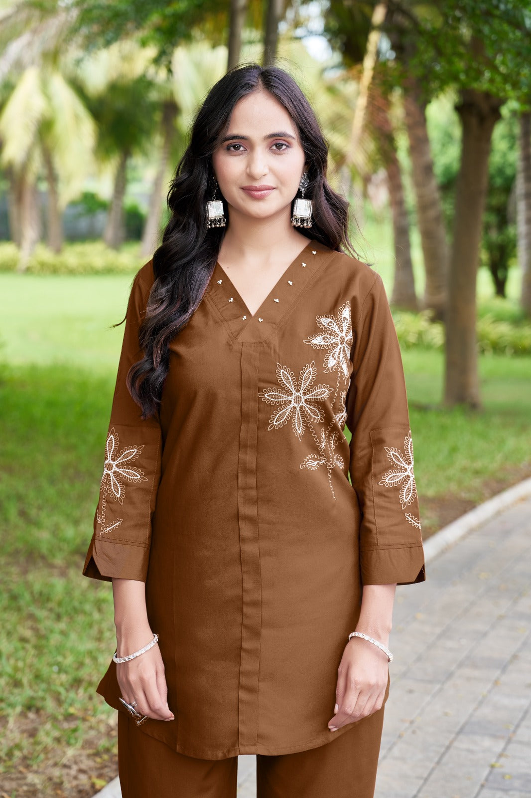 Perfect for festive gatherings, weddings & special occasions!