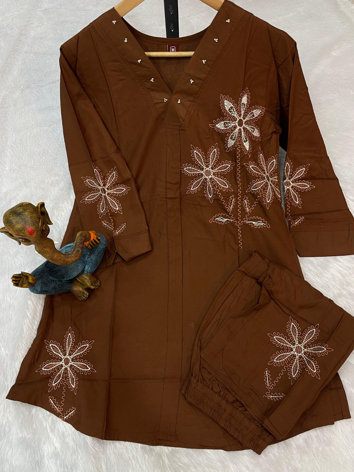 Perfect for festive gatherings, weddings & special occasions!