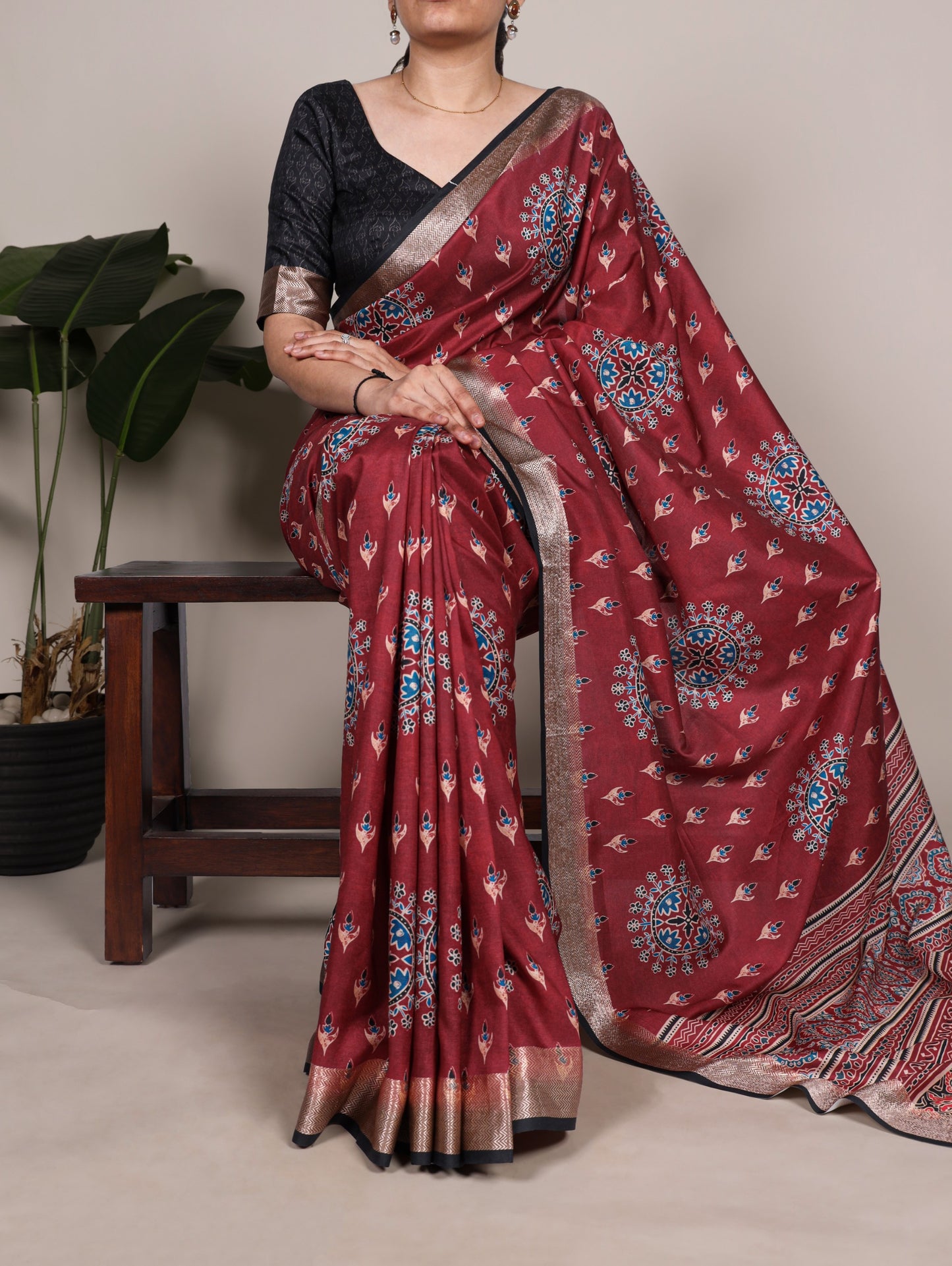 Elegant Tasar silk saree enhanced with a rich viscose border – perfect for festive and traditional occasions ✨