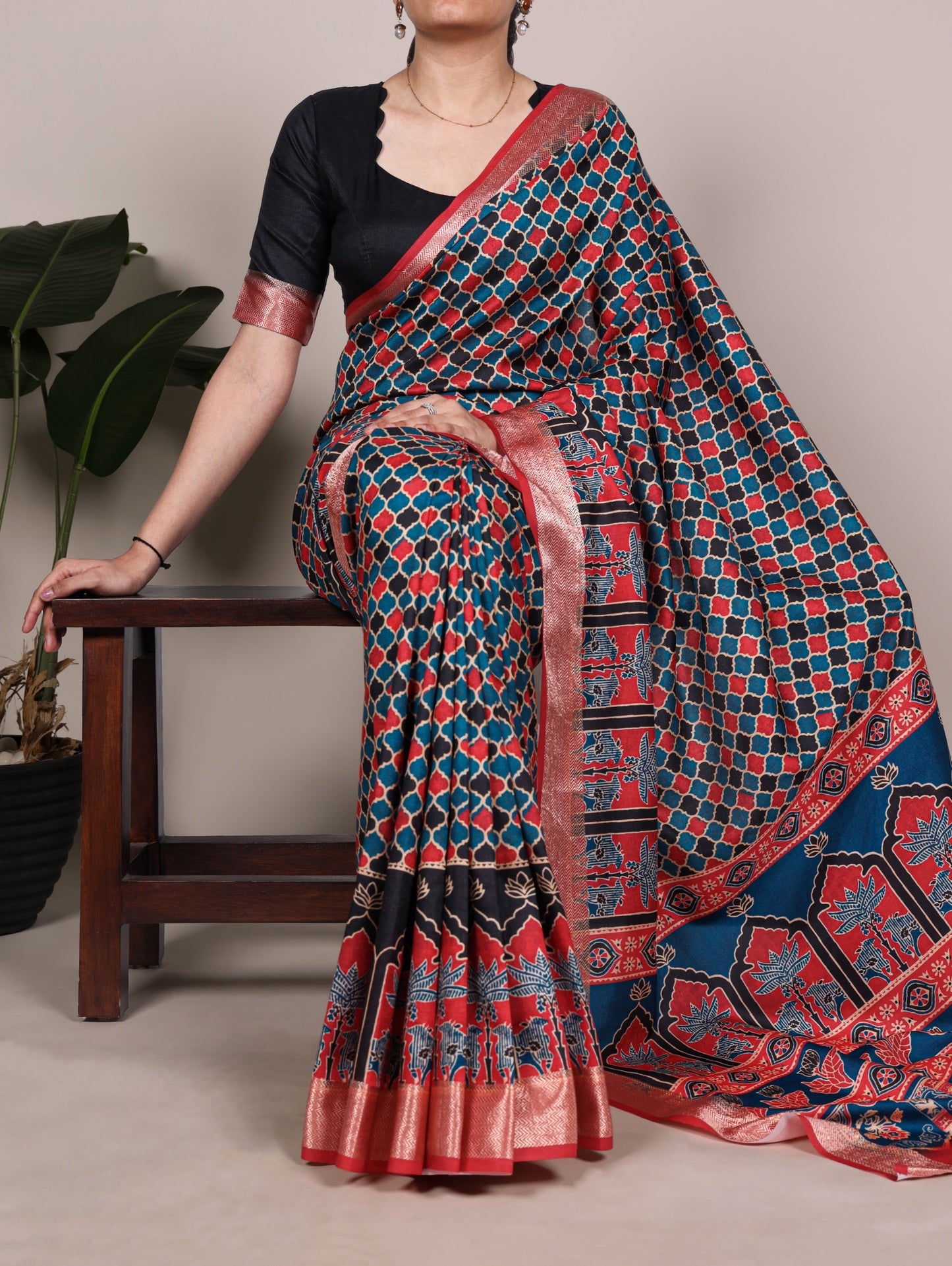 Elegant Tasar silk saree enhanced with a rich viscose border – perfect for festive and traditional occasions ✨
