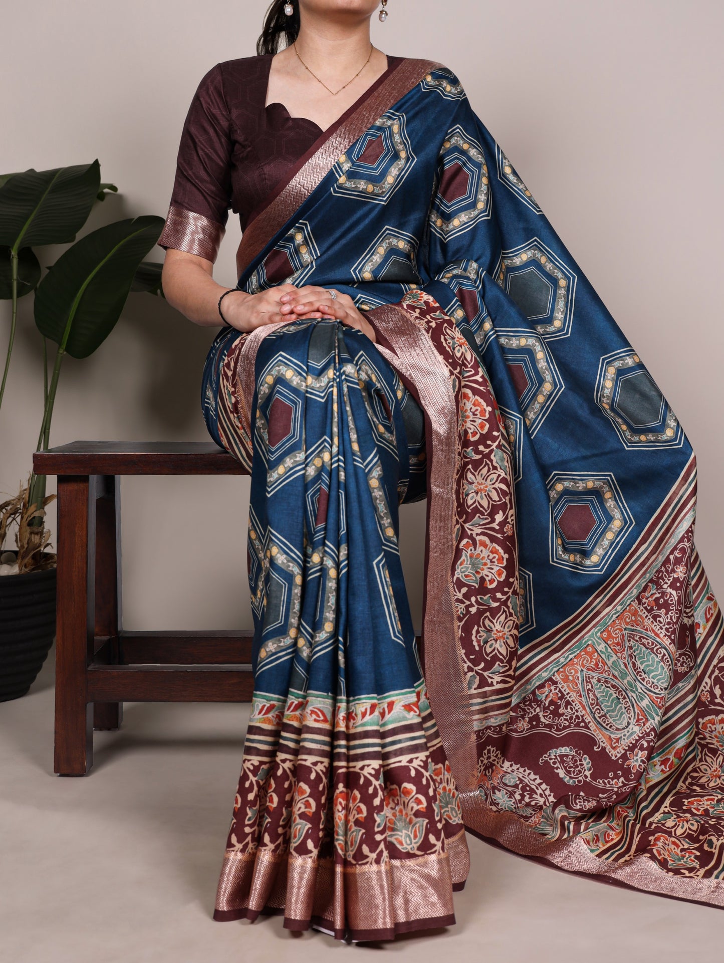 Elegant Tasar silk saree enhanced with a rich viscose border – perfect for festive and traditional occasions ✨