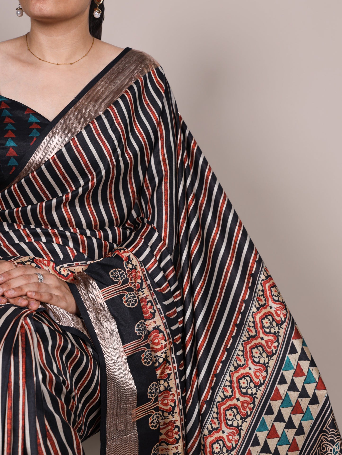 Elegant Tasar silk saree enhanced with a rich viscose border – perfect for festive and traditional occasions ✨
