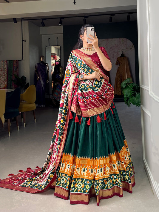Presenting a perfectly blended Tussar silk lehenga for festive season to charm your look!✨