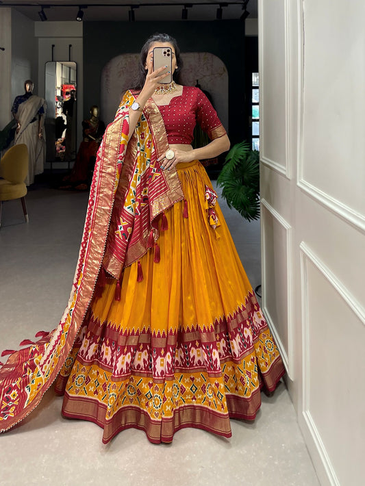Presenting a perfectly blended Tussar silk lehenga for festive season to charm your look!β¨