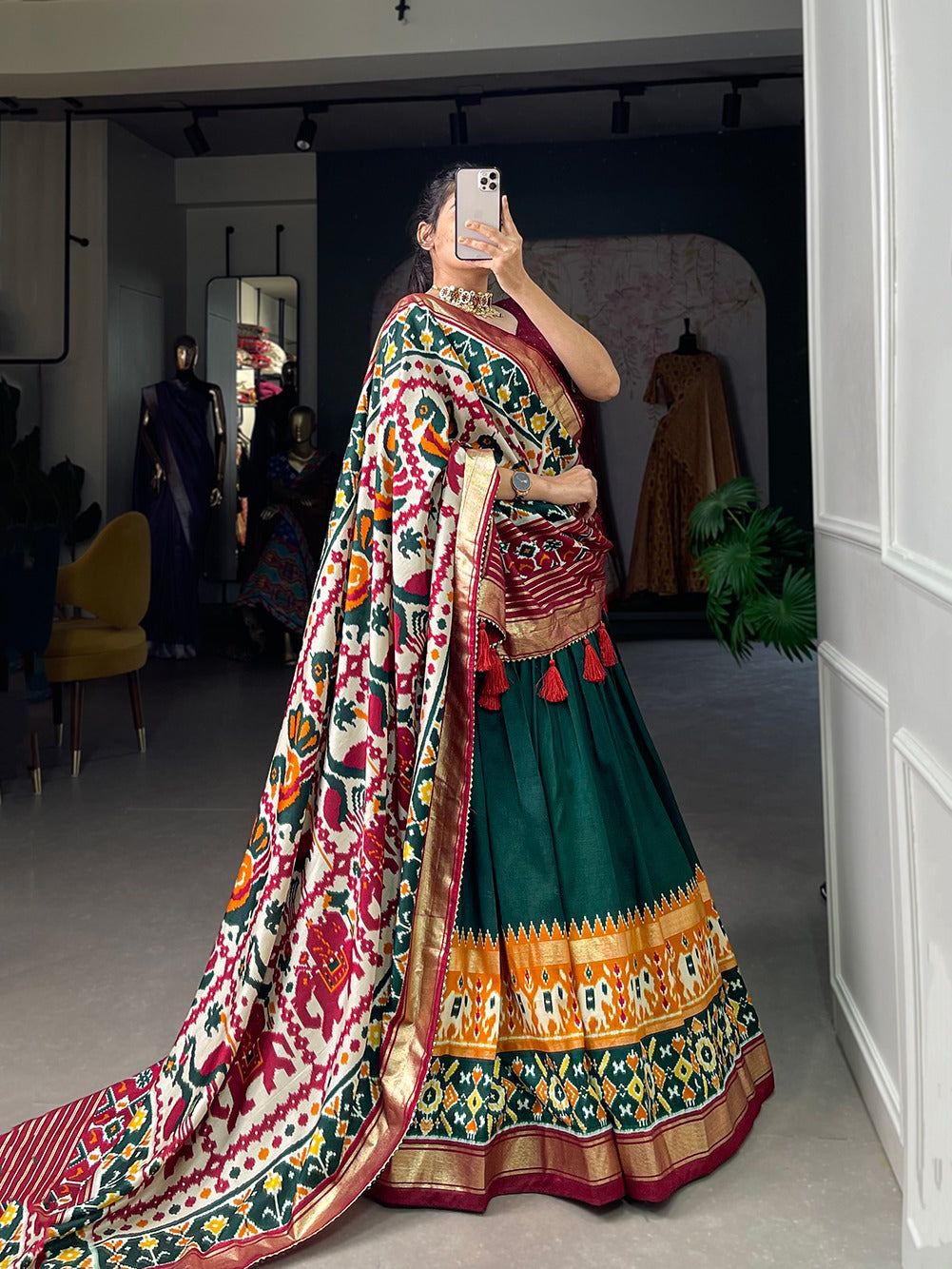 Presenting a perfectly blended Tussar silk lehenga for festive season to charm your look!✨