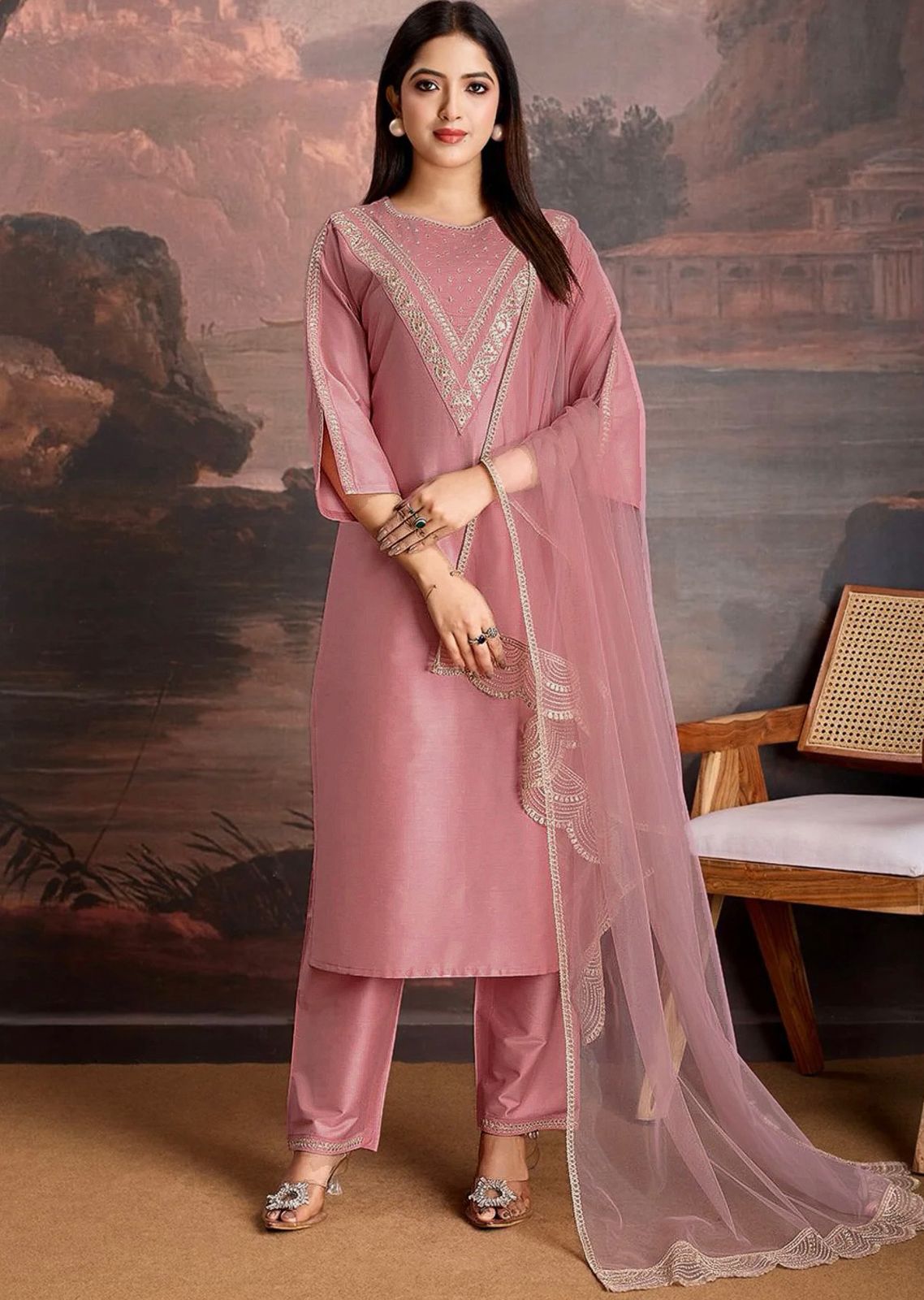 🔥Presenting New Roman Fabric beautiful suit set