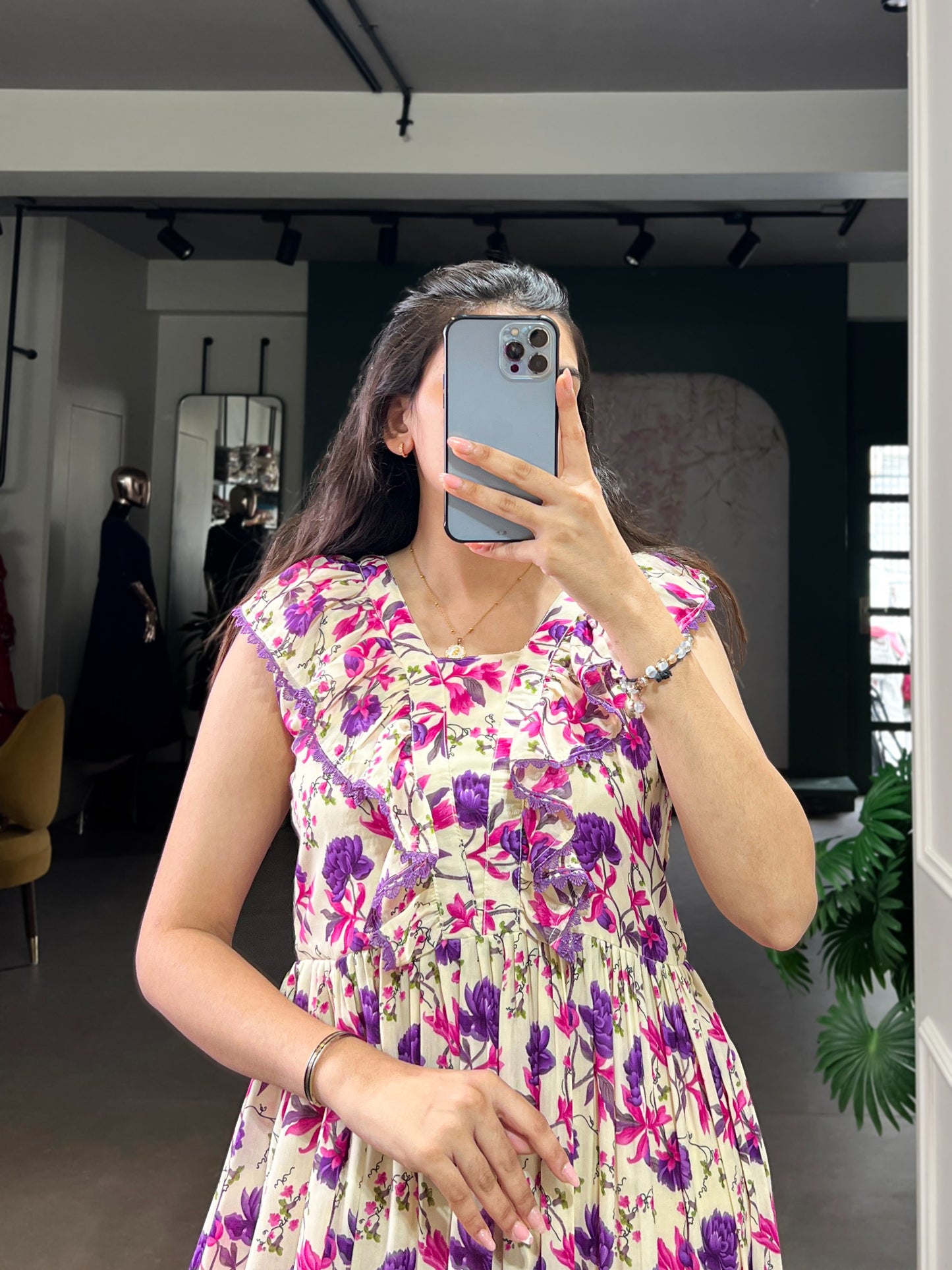 Let the floral prints and silk texture create a story of elegance and charm 🌸
