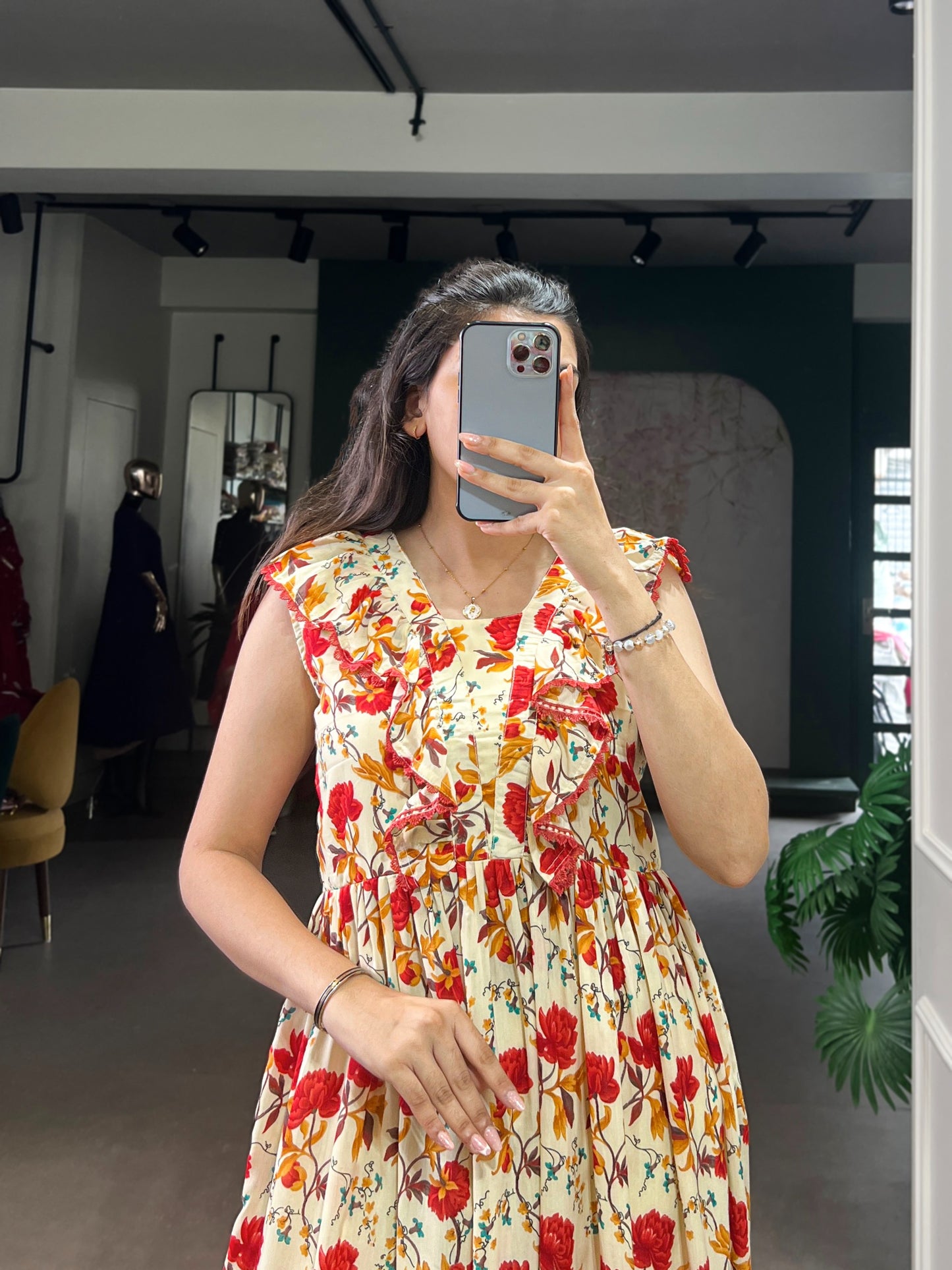 Let the floral prints and silk texture create a story of elegance and charm 🌸