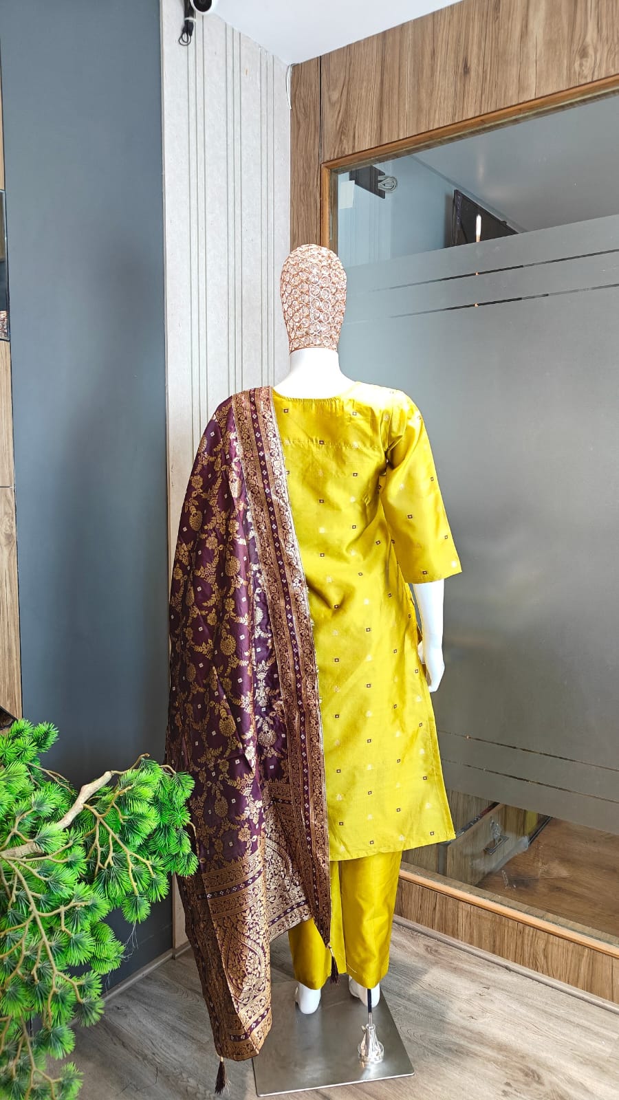 Women’s Kurta Pent Dupatta Set