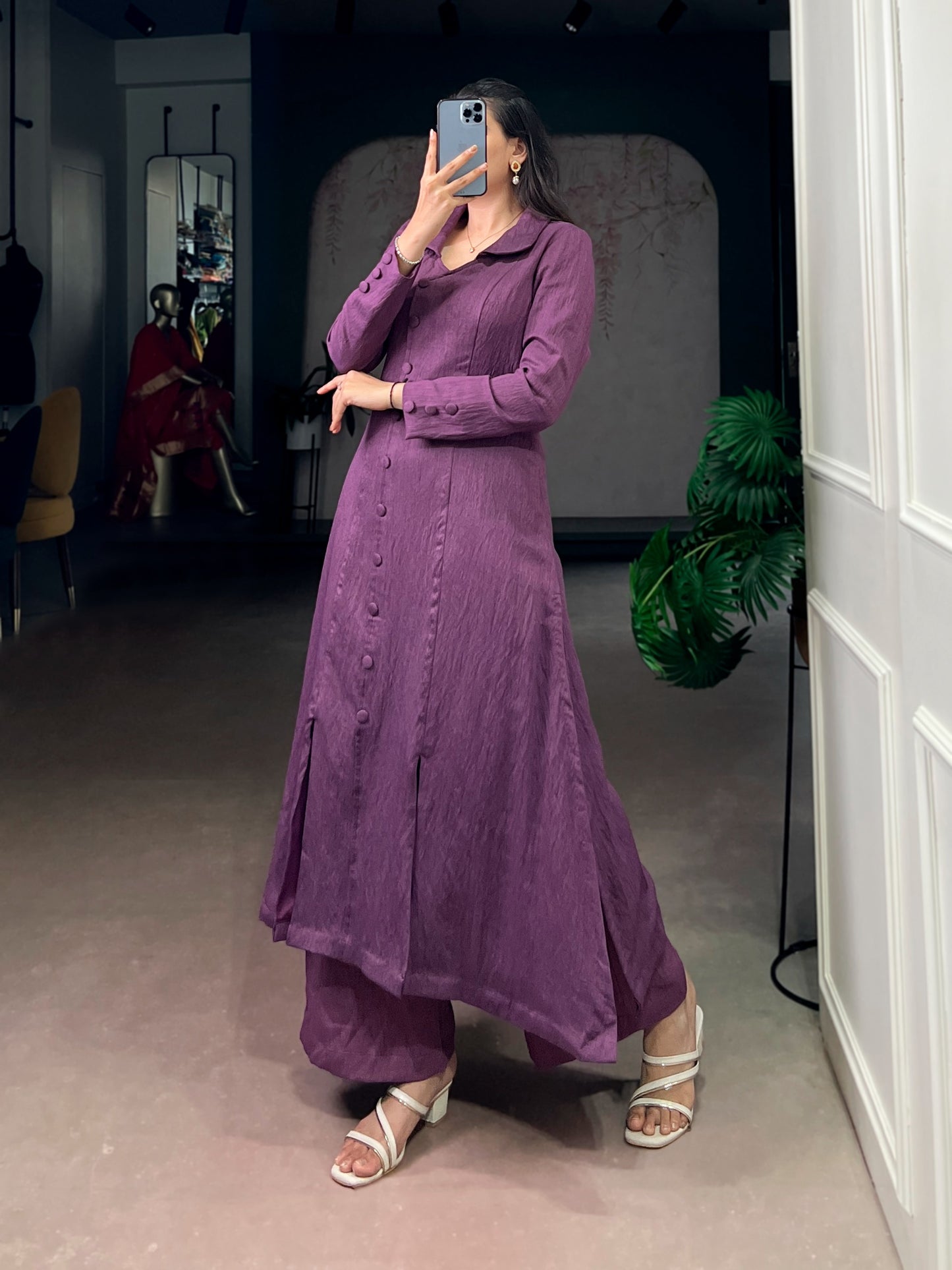 Soft N.V Herry fabric with a refined plain finish—designed for those who love understated fashion with a polished touch 🪞