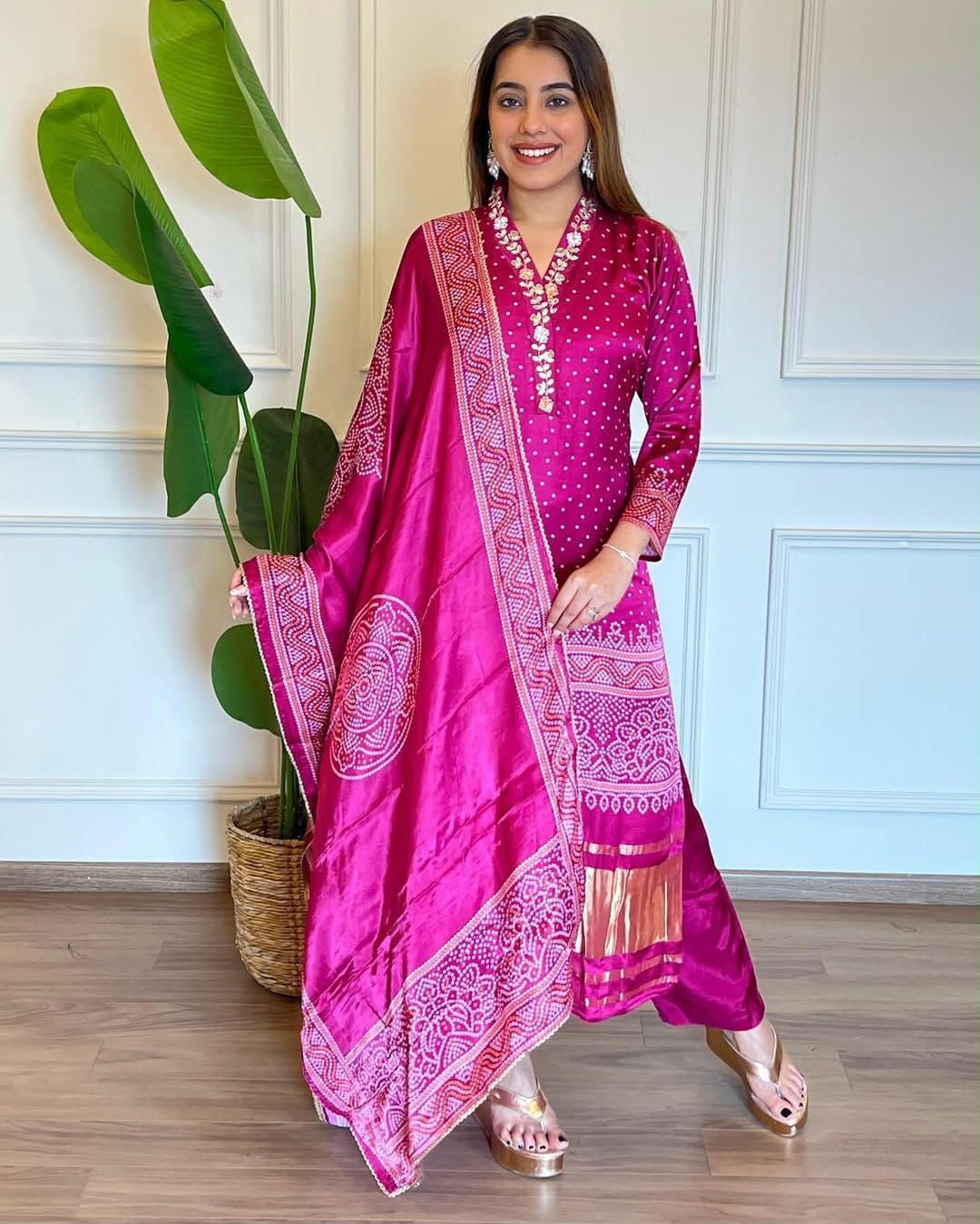 👉❤️PRESERNTING NEW  STYLISH DESIGNER HEAVY  CODING  EMBROIDERY WORK WITH PENT👍