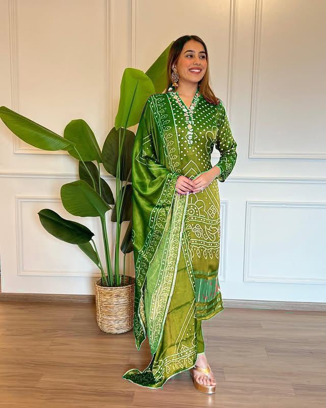 👉❤️PRESERNTING NEW  STYLISH DESIGNER HEAVY  CODING  EMBROIDERY WORK WITH PENT👍