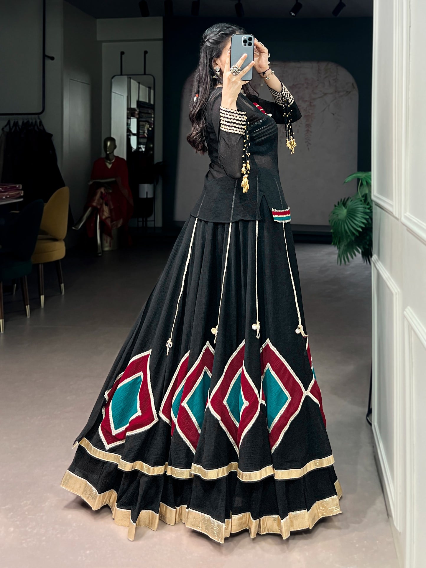 A perfect blend of comfort and tradition, this marble fabric Navratri outfit is made for endless festive moments🖤