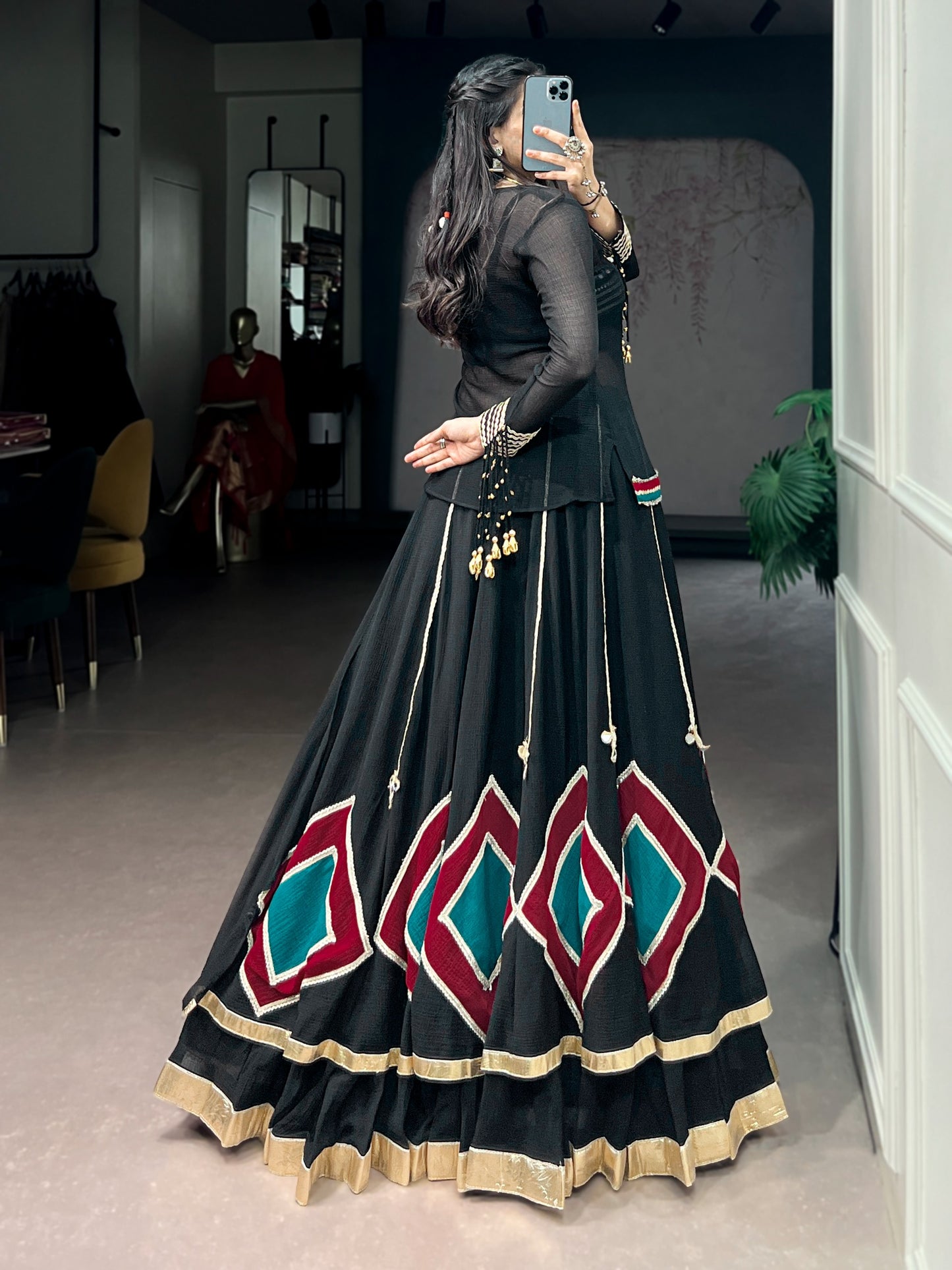 A perfect blend of comfort and tradition, this marble fabric Navratri outfit is made for endless festive moments🖤
