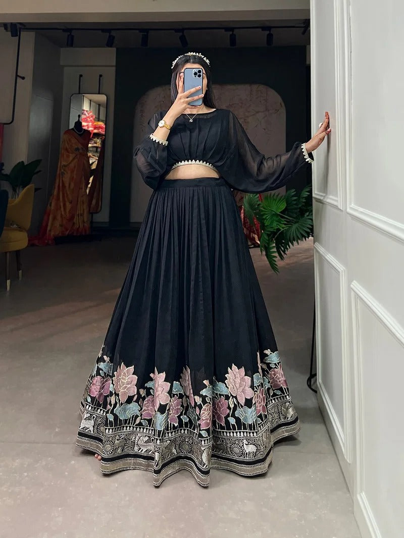 A touch of embroidery, a dash of grace – our co-ord set epitomizes the essence of timeless elegance🖤🌱.