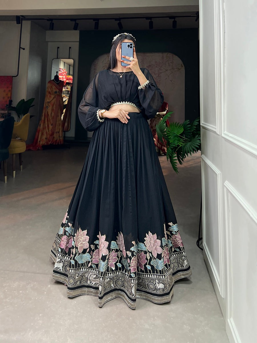 A touch of embroidery, a dash of grace – our co-ord set epitomizes the essence of timeless elegance🖤🌱.