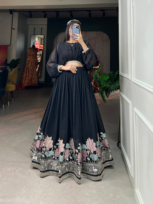 A touch of embroidery, a dash of grace – our co-ord set epitomizes the essence of timeless elegance🖤🌱.