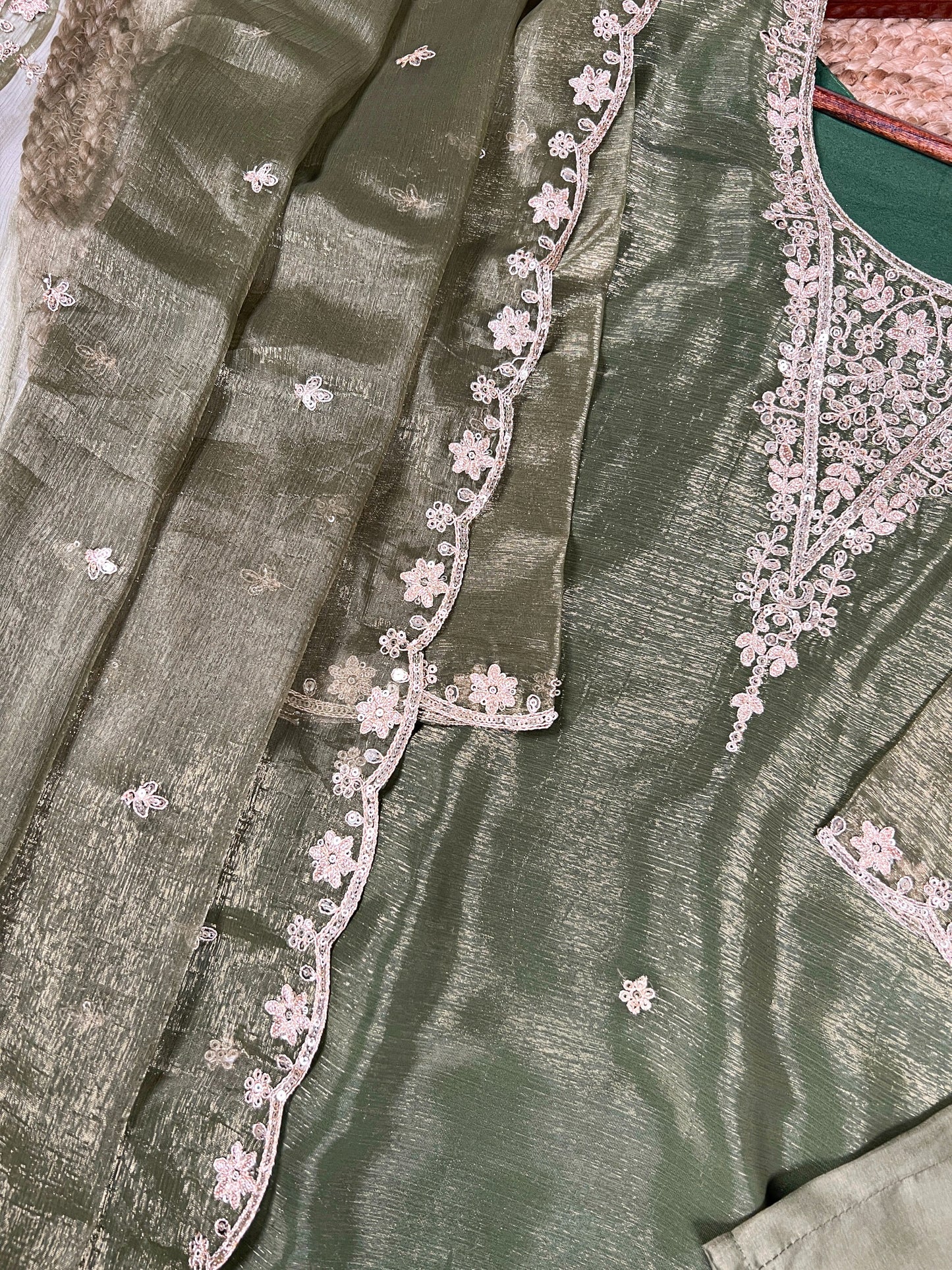Desi vibe in olive tribe 💚
