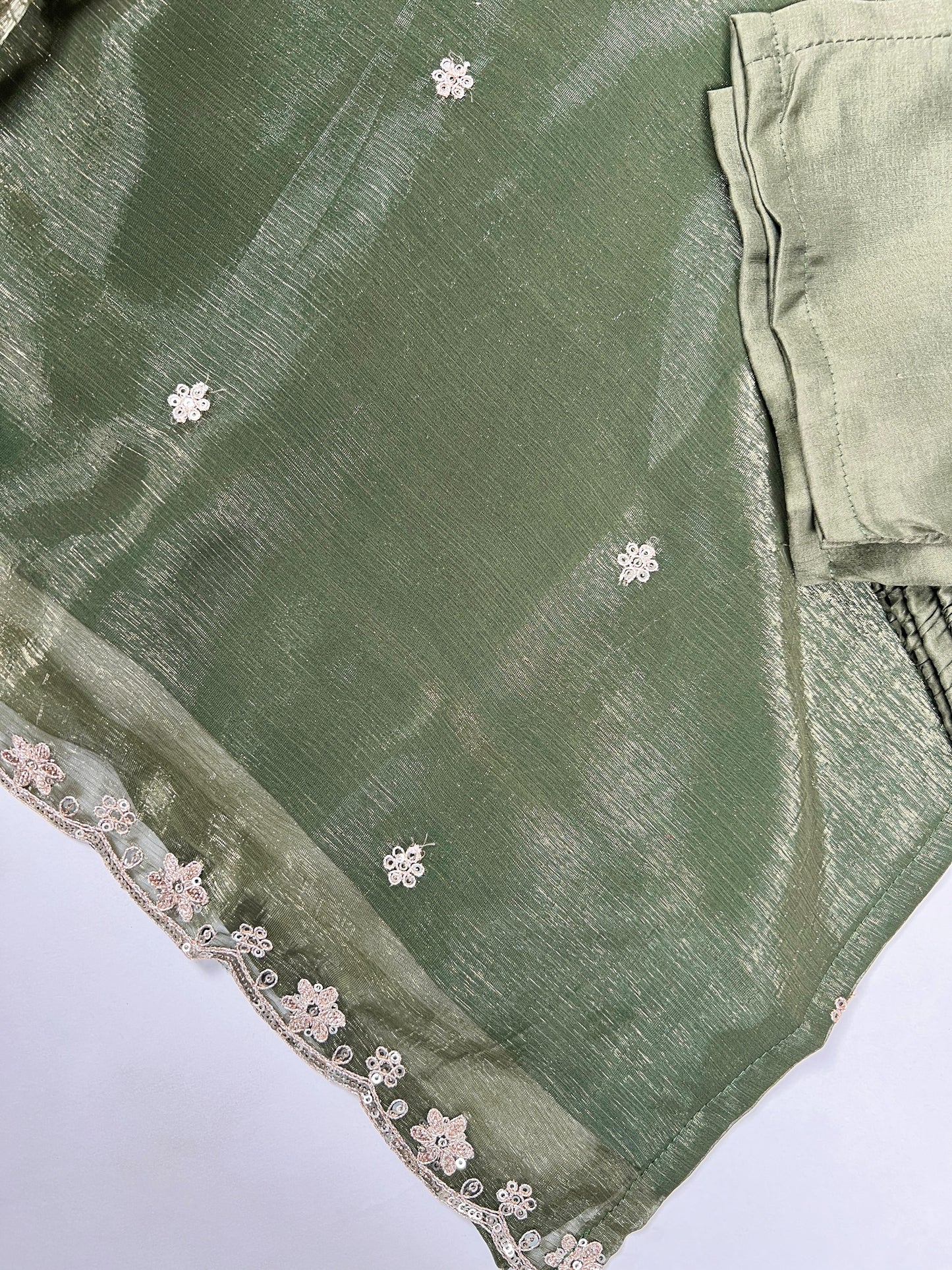 Desi vibe in olive tribe 💚