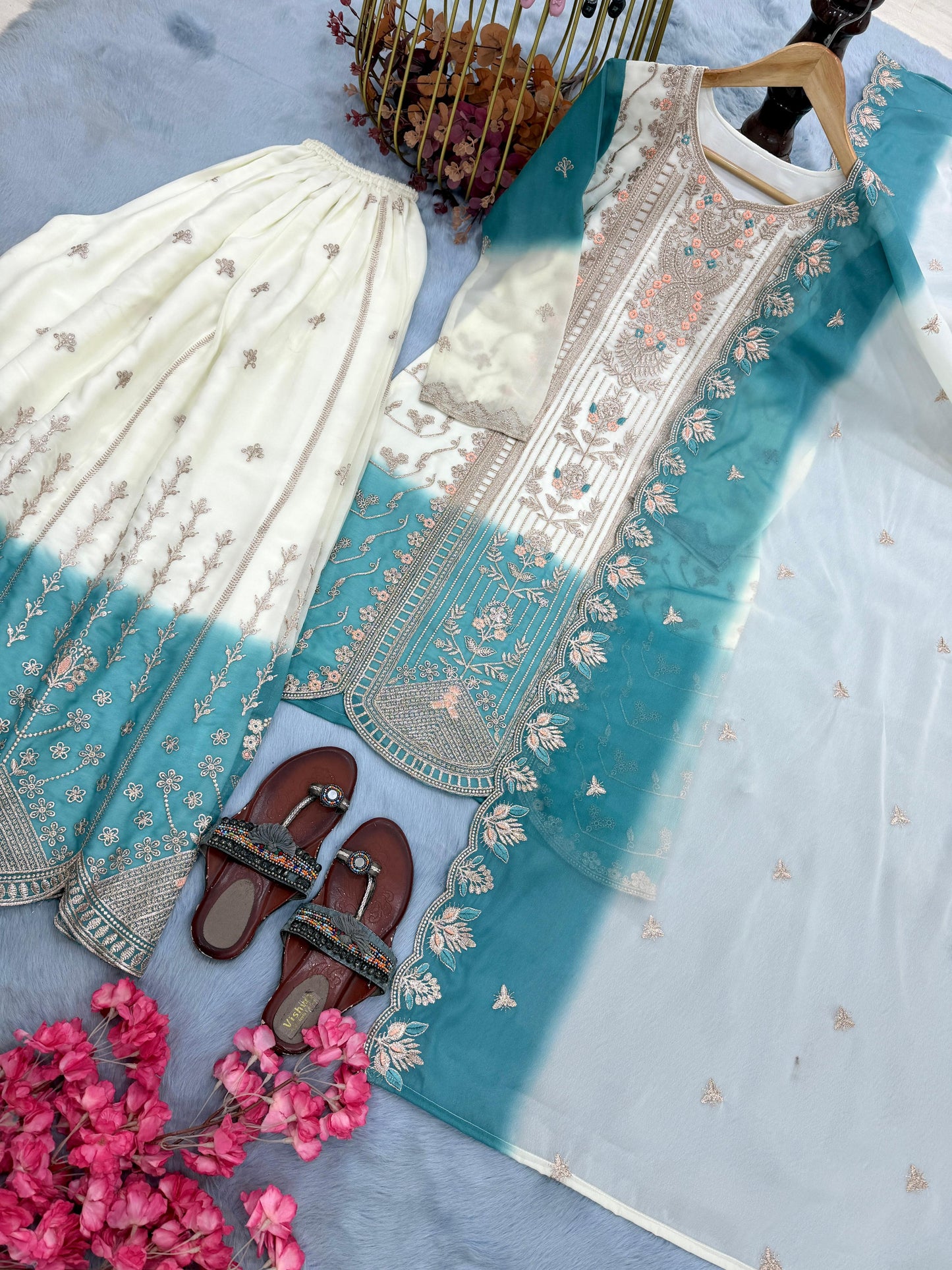 👗Launching New 🦋 Đěsigner Party Wear Look Pur Heavy Dual Tone Peding Star Georgette Top Plazzo & Dupatta Set👗