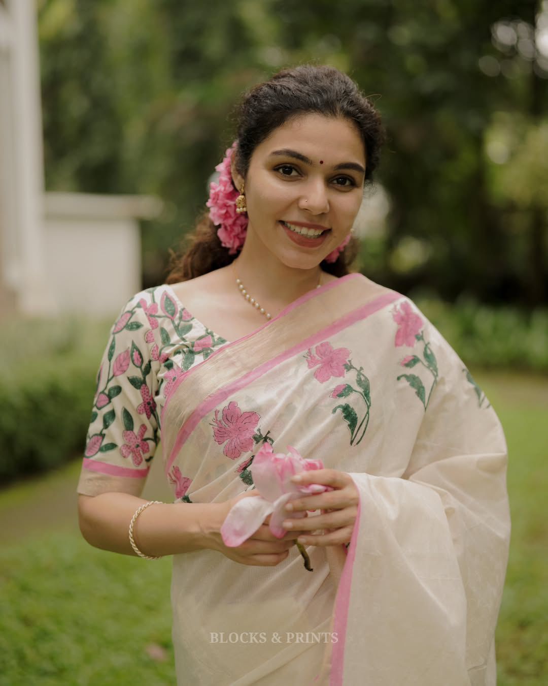 ✨New Exclusive Design Introducing a Fresh Perspective in Saree