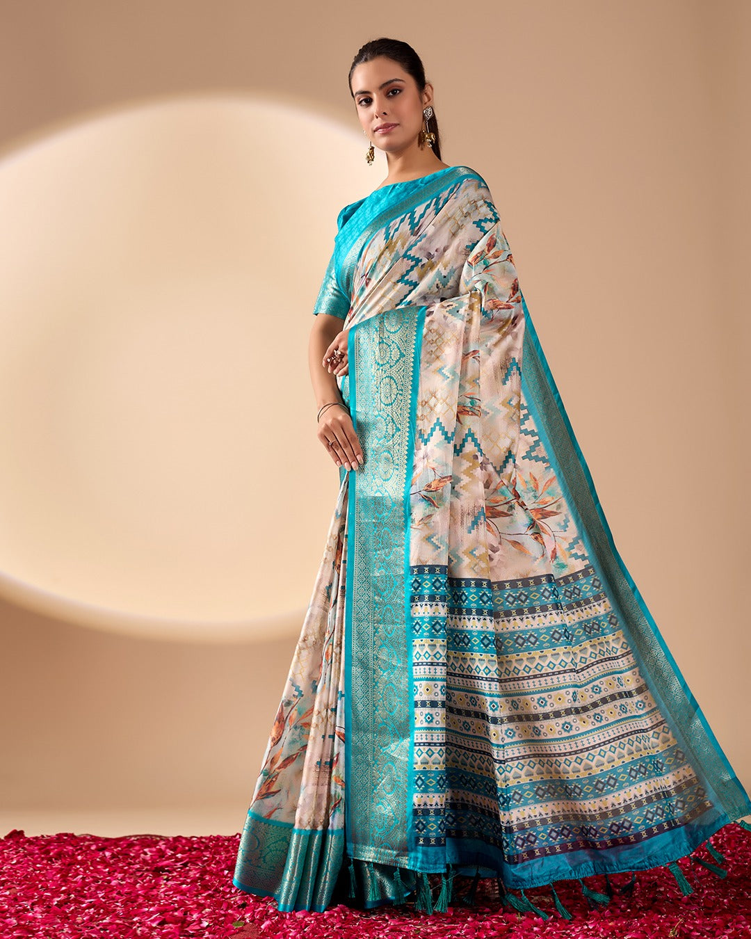 👌 Shine with elegance and grace — every drape tells your story ✨