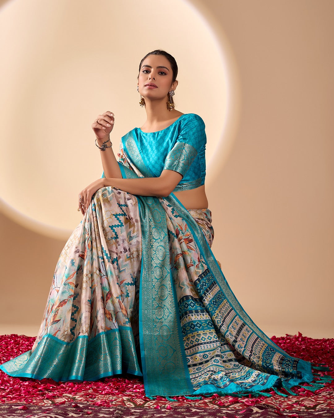 👌 Shine with elegance and grace — every drape tells your story ✨