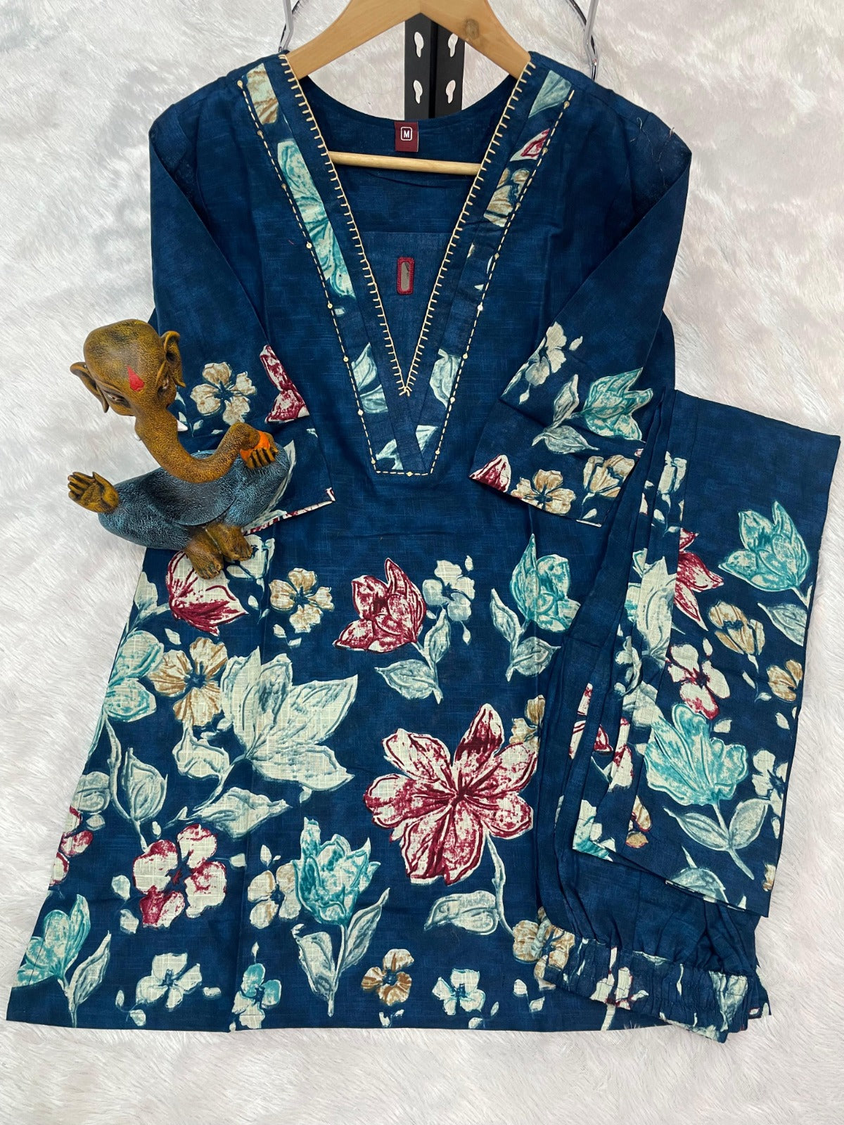 Chic Slub-Textured Floral Placement Print Co-ord Set with V-Neckline