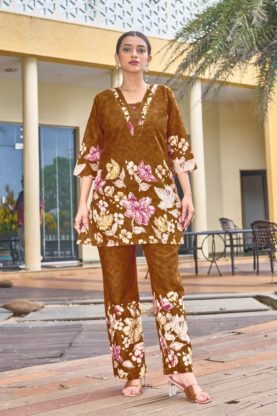 Chic Slub-Textured Floral Placement Print Co-ord Set with V-Neckline