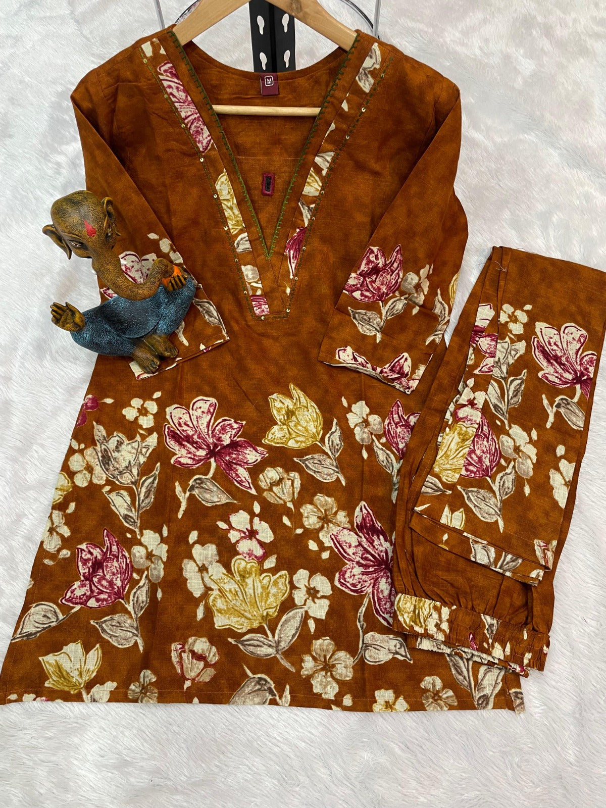 Chic Slub-Textured Floral Placement Print Co-ord Set with V-Neckline