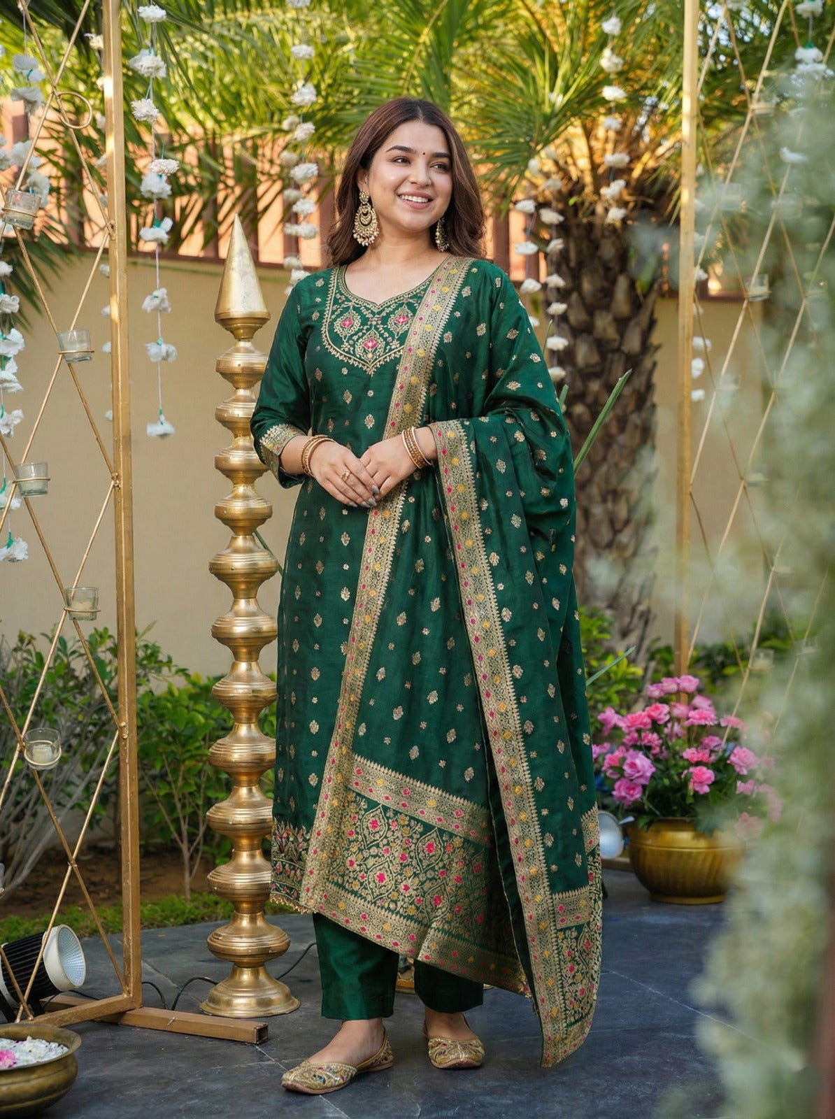 Elegant Emerald Green Silk Salwar Kameez Suit Set with Intricate Gold Zari Embroidery and Matching Banarasi Dupatta