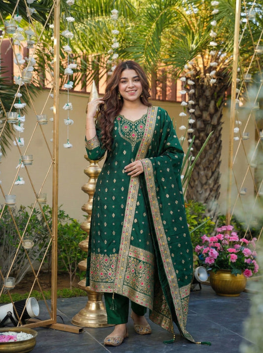 Elegant Emerald Green Silk Salwar Kameez Suit Set with Intricate Gold Zari Embroidery and Matching Banarasi Dupatta