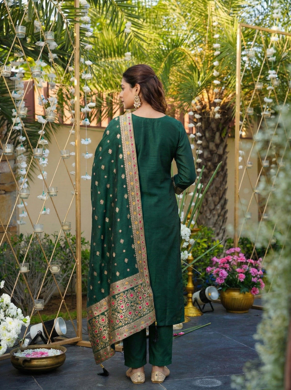 Elegant Emerald Green Silk Salwar Kameez Suit Set with Intricate Gold Zari Embroidery and Matching Banarasi Dupatta