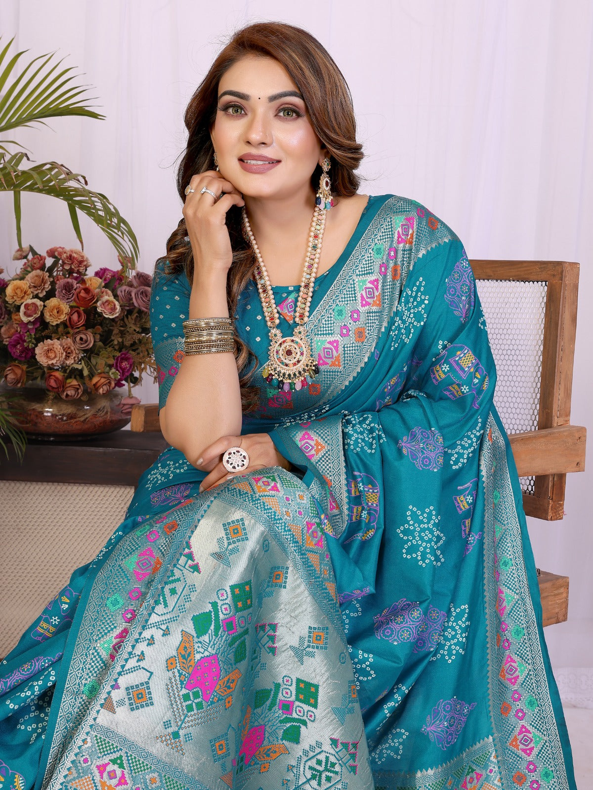 🍇Contrast Zari Weaving Border Blouse With Same Border🍇