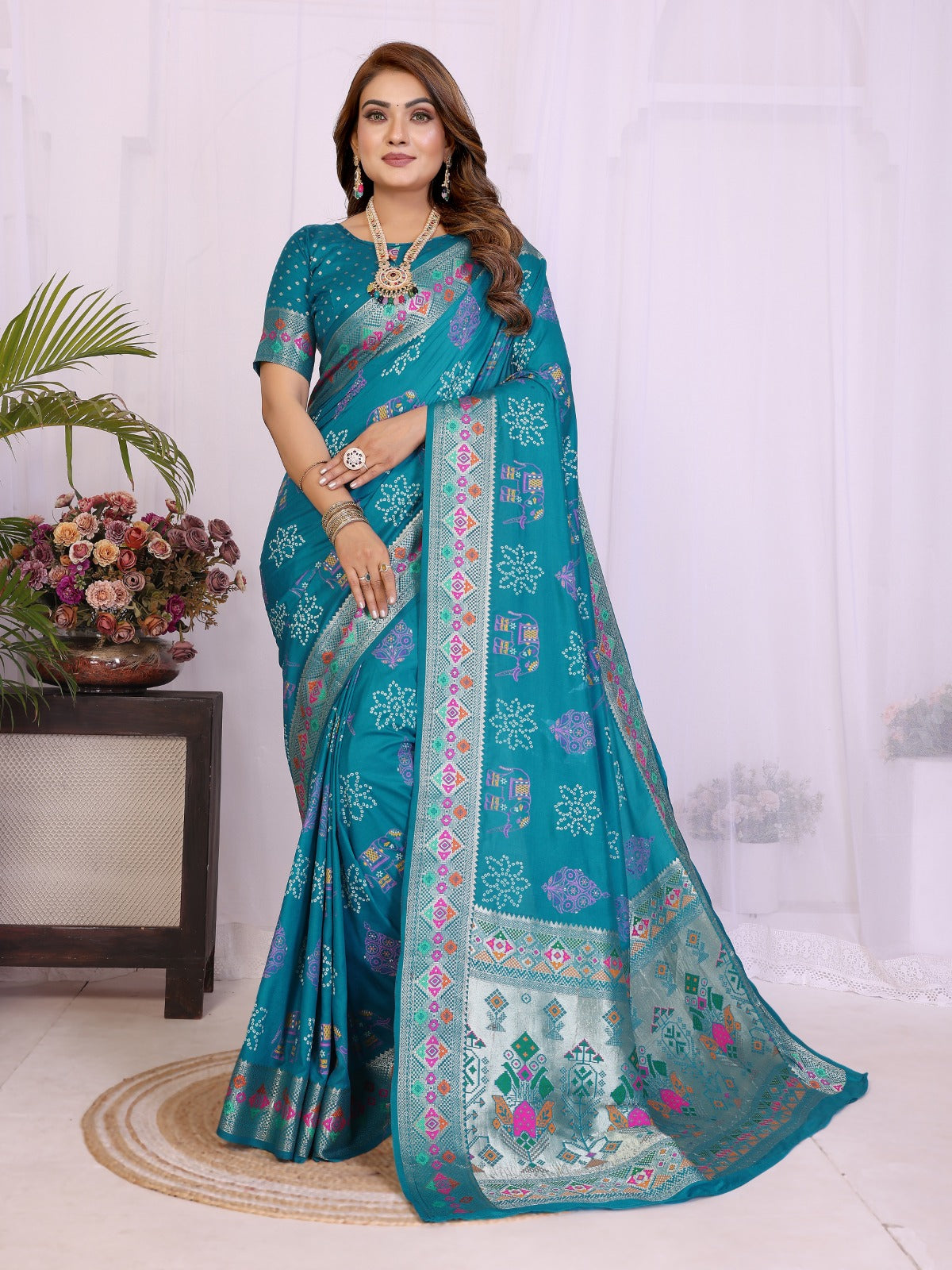 🍇Contrast Zari Weaving Border Blouse With Same Border🍇