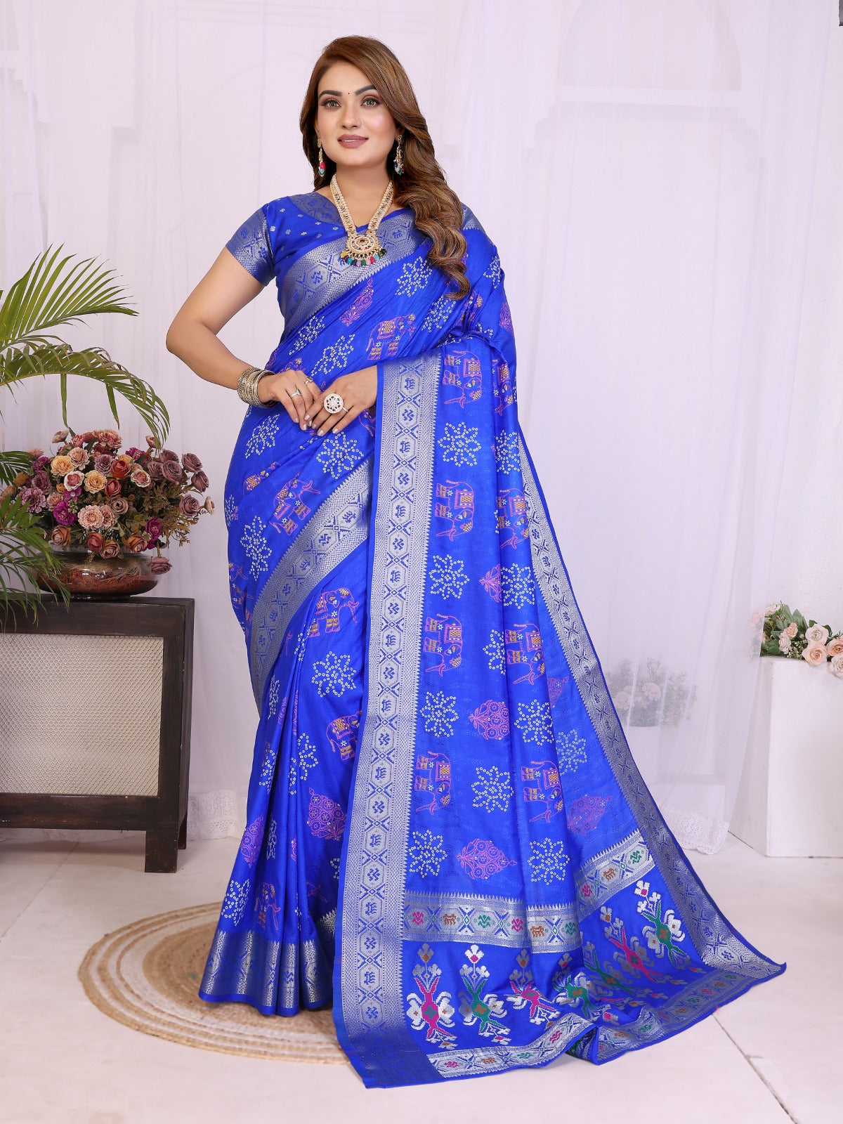 🍇Contrast Zari Weaving Border Blouse With Same Border🍇