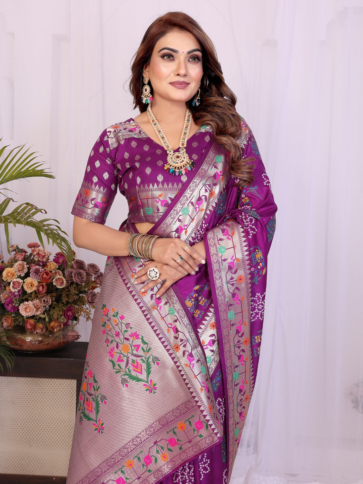 🍇Contrast Zari Weaving Border Blouse With Same Border🍇