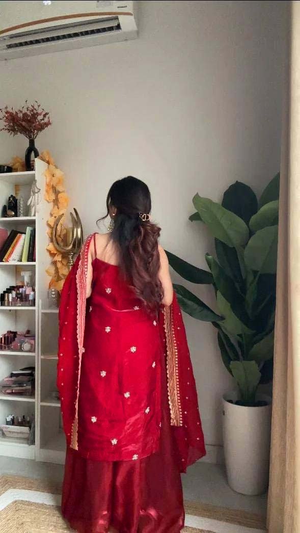📏 Tailored to fit | 💃 Perfect for festive, formal & casual wear