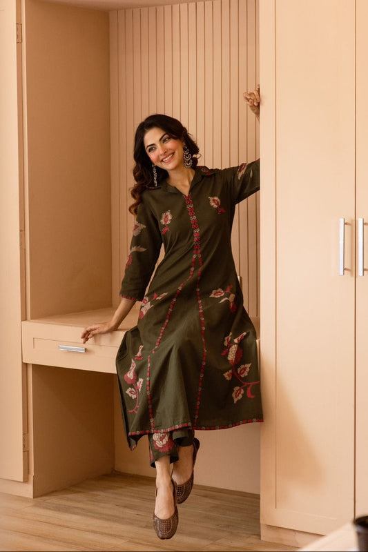 Women's A-Line Kurta Palazzo Co-ord Set in Assorted Colors Cotton Blend with Botanical Floral Print