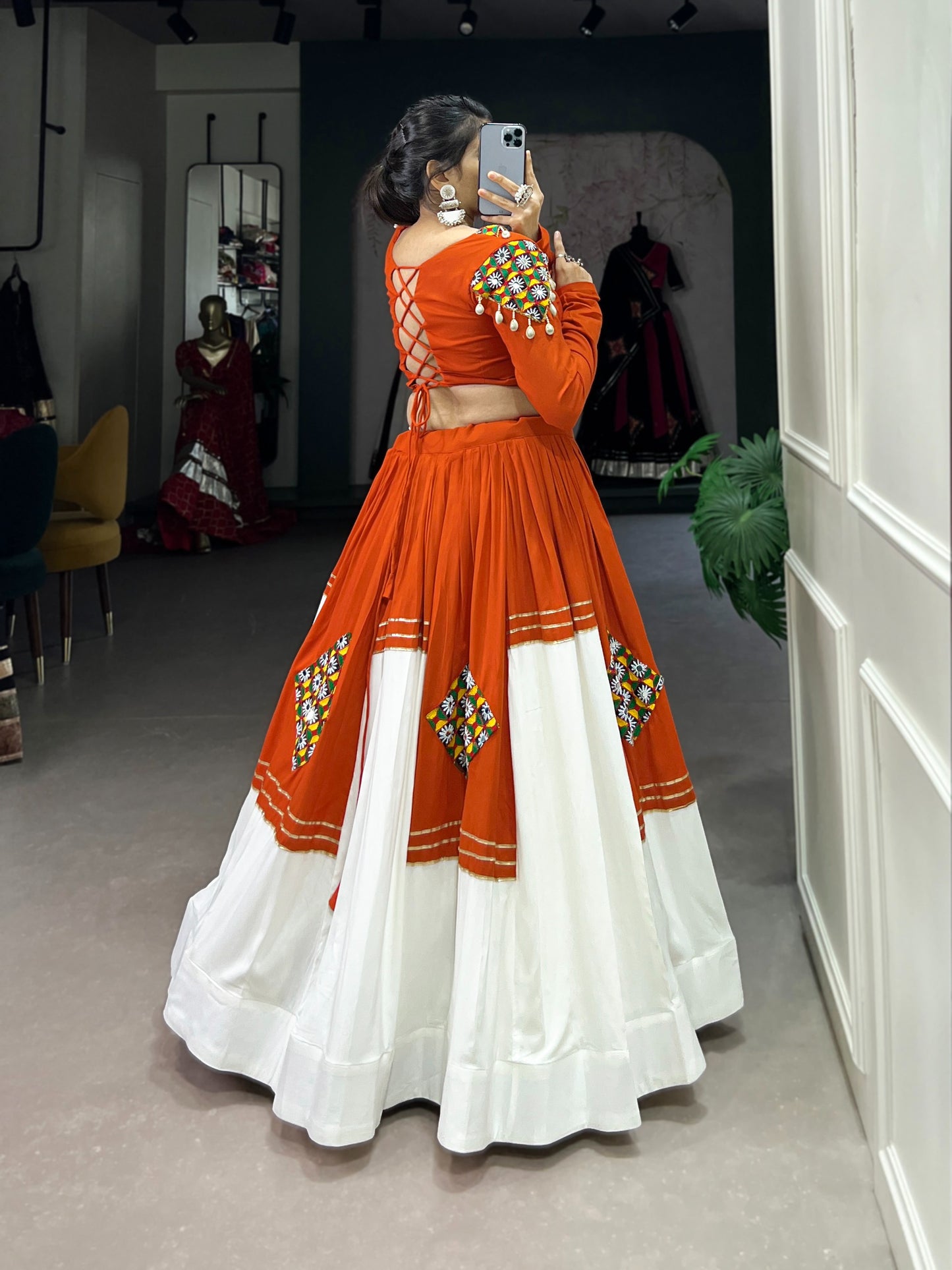A stunning blend of ethnic artistry and effortless elegance