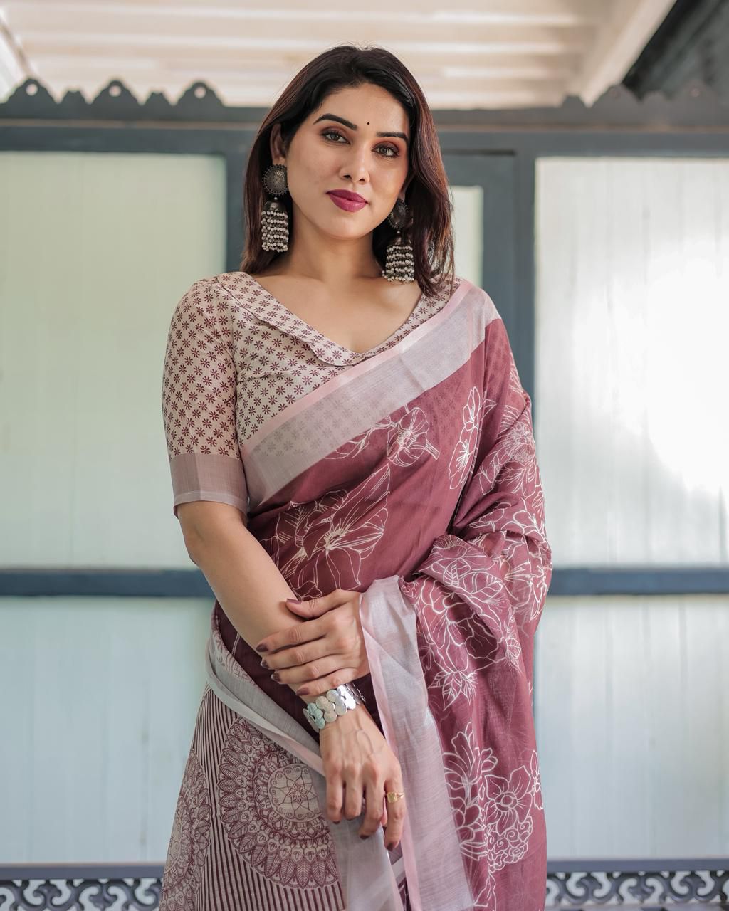 Charming Mauve Cotton Linen Saree with White Floral Line-Art Prints, Mandala Pallu Motifs, and a Geometric V-Neck Blouse