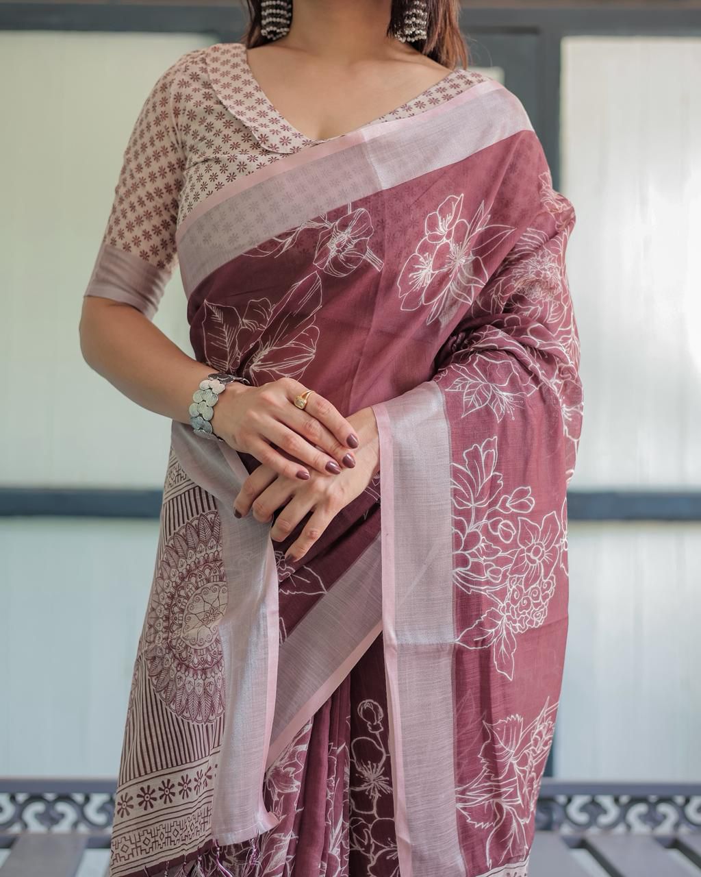 Charming Mauve Cotton Linen Saree with White Floral Line-Art Prints, Mandala Pallu Motifs, and a Geometric V-Neck Blouse