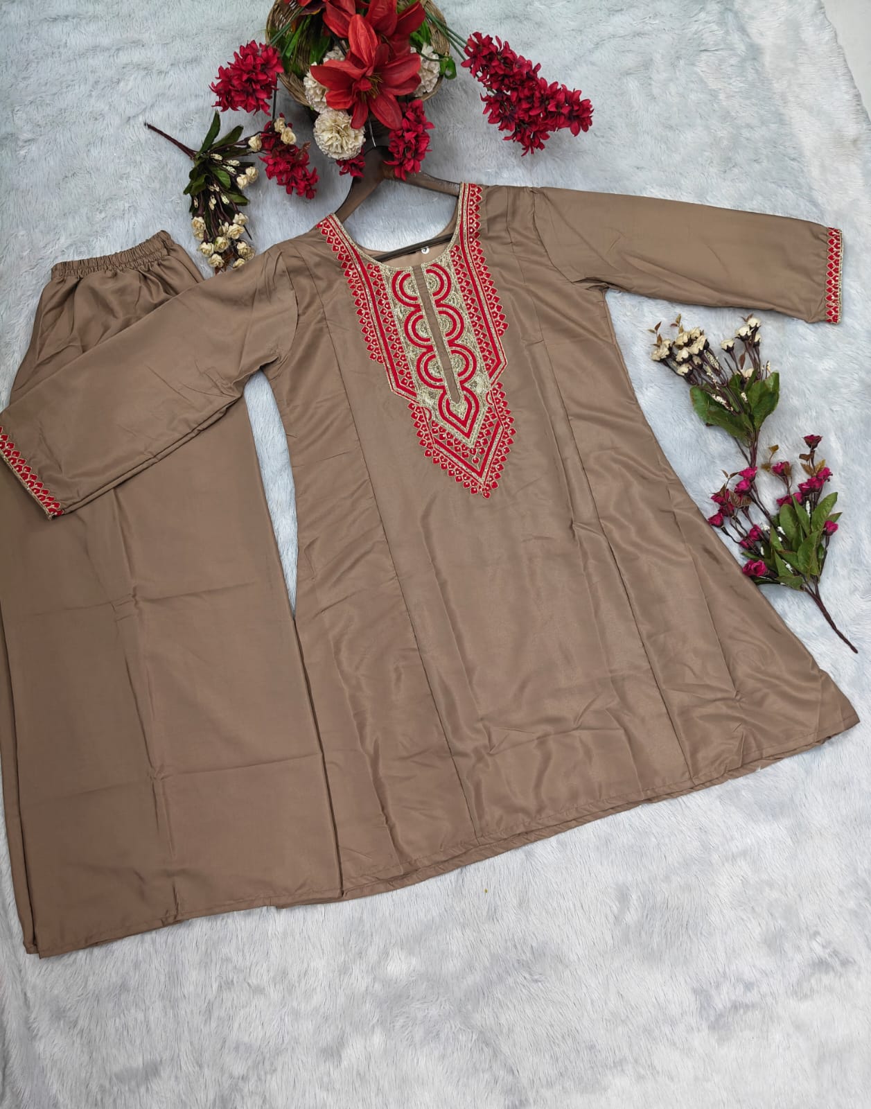 *🍁Launching designer Premium Cord set in paried with pant
