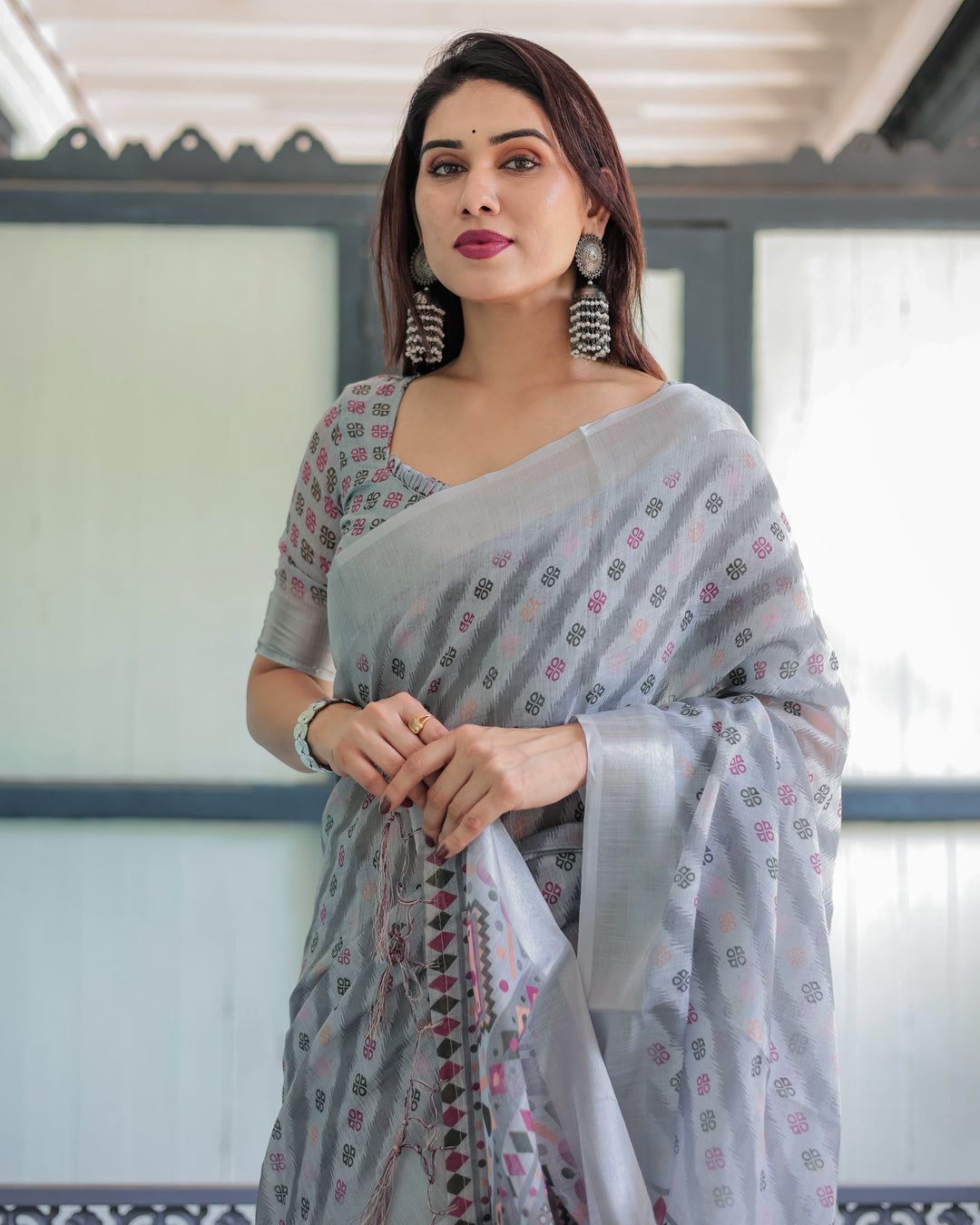 Sophisticated Dove Gray Cotton Linen Saree with Diagonal Chevron Leheriya Prints, Geometric Tribal Pallu, and Matching Micro-Printed Blouse