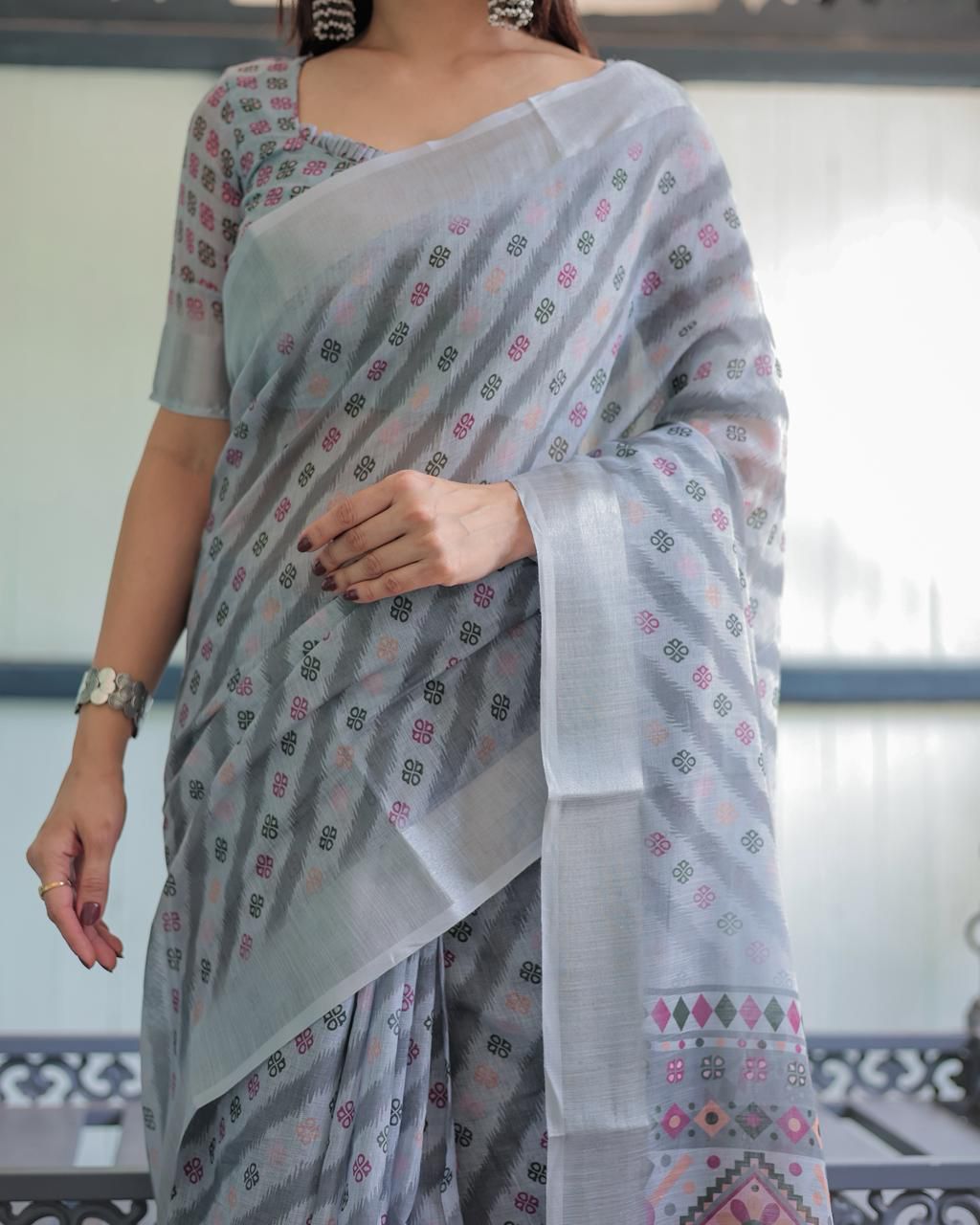 Sophisticated Dove Gray Cotton Linen Saree with Diagonal Chevron Leheriya Prints, Geometric Tribal Pallu, and Matching Micro-Printed Blouse
