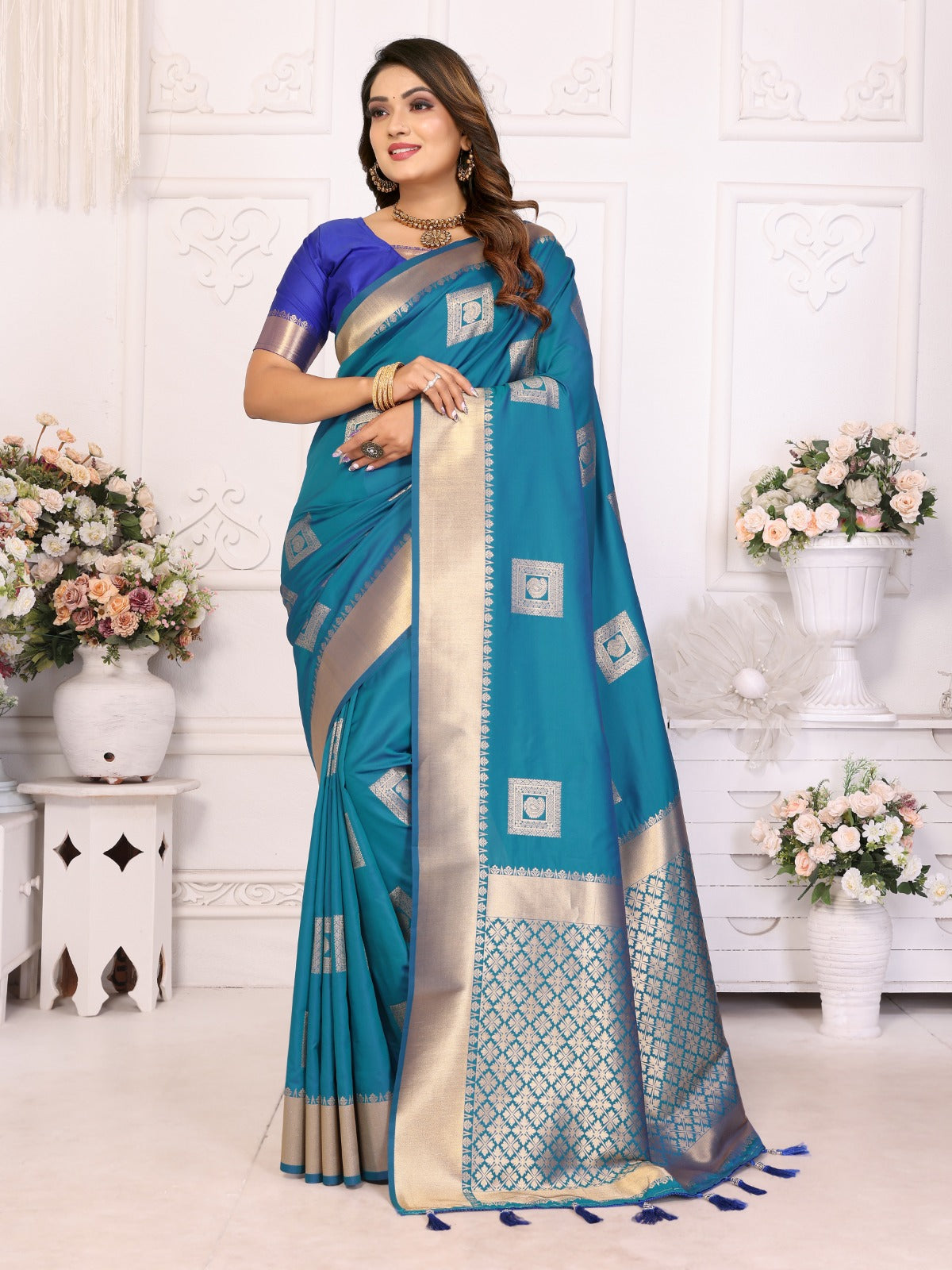 Presenting super pretty and beautiful premium Lichi soft Silk sarees!